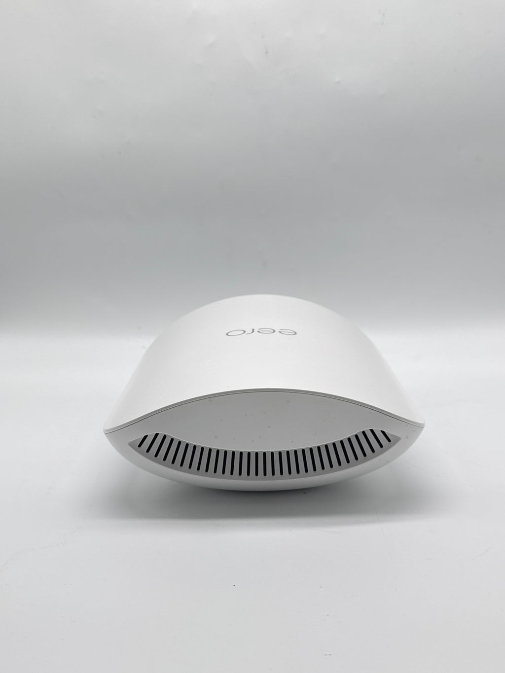 eero Max 7 V010001 Wi-Fi 7 Tri-Band Mesh Router 10GbE 2.5GbE Ports - Read