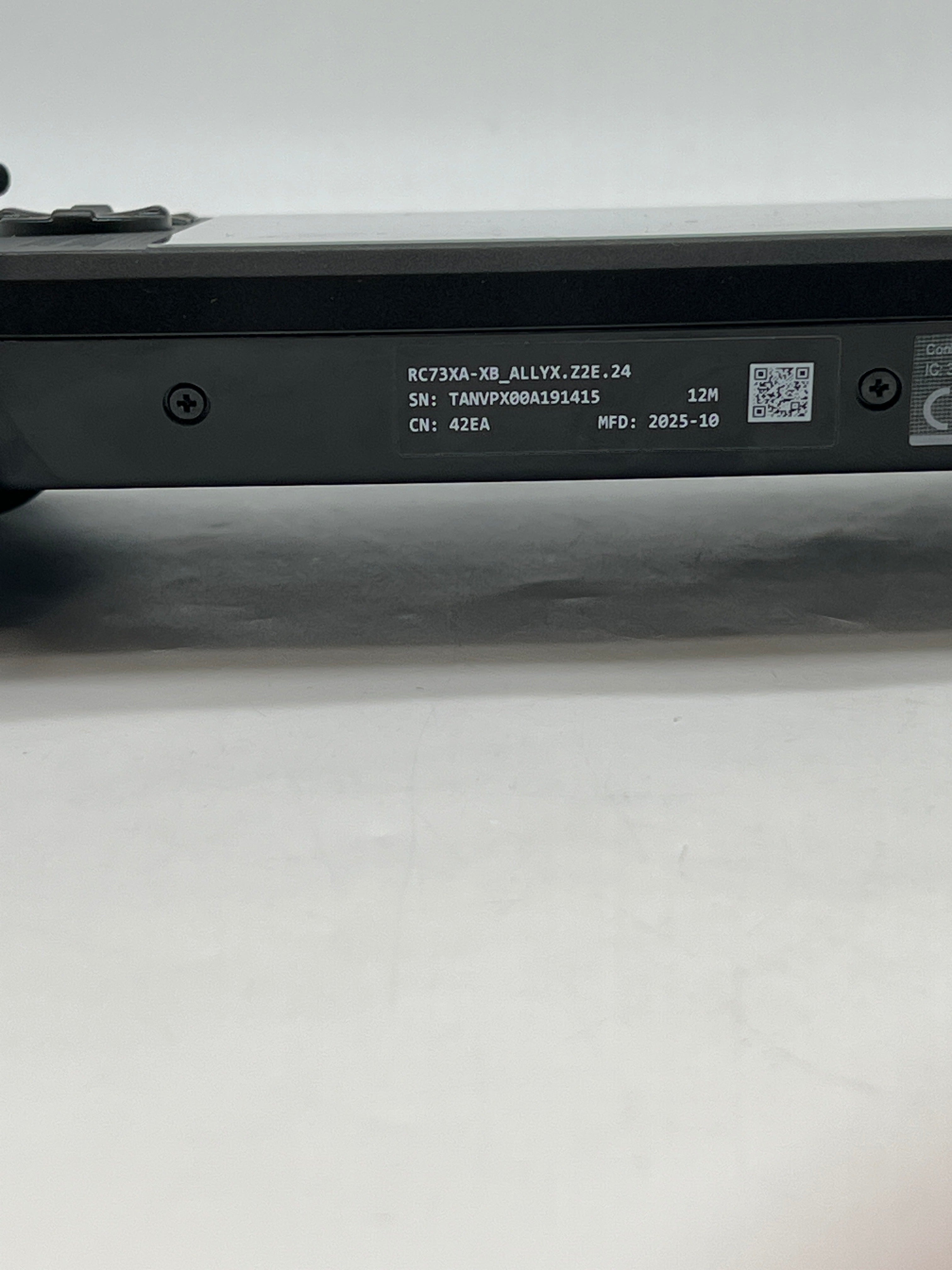 Asus ROG Xbox Ally X RC73XA Ryzen Z2 Extreme 24GB RAM 1TB - Used with Box