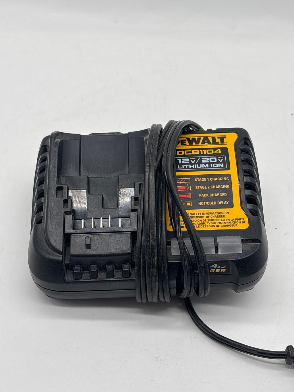 DeWalt DCF885 20V Cordless Impact Driver Battery and Charger Used
