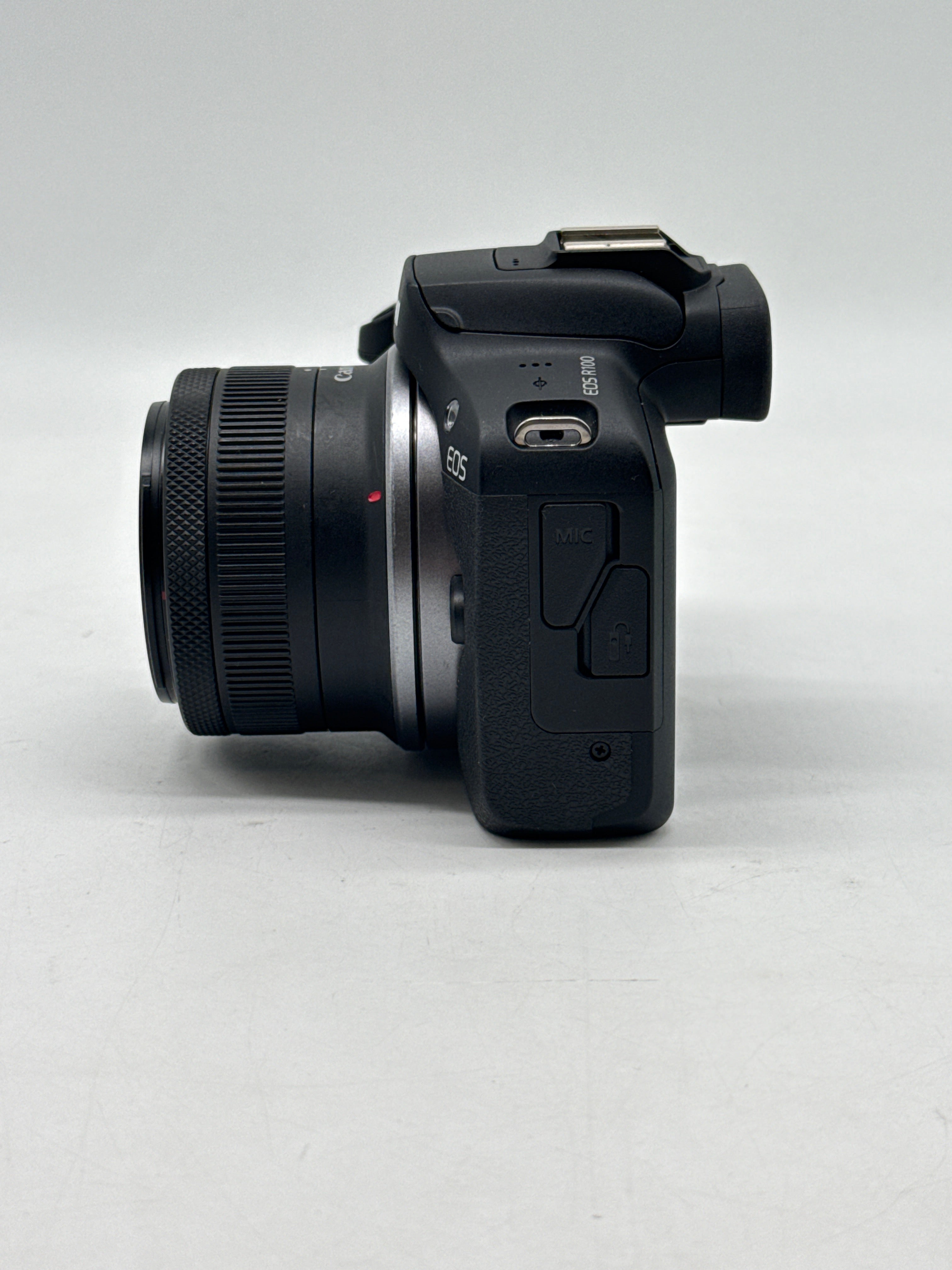 Canon EOS R100 24.1MP Mirrorless Camera w/ RF-S 18-45mm - Used