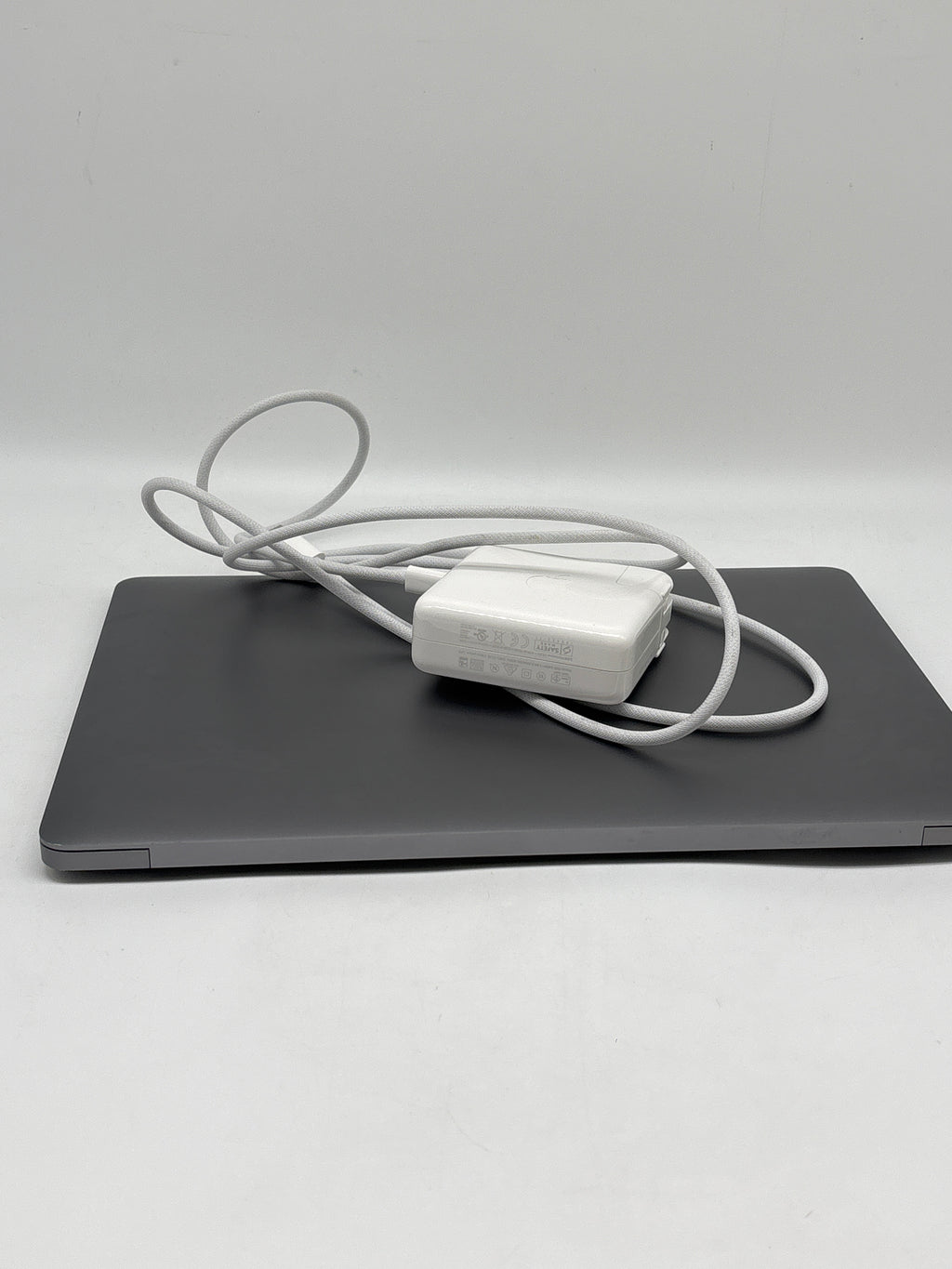 2020 Apple MacBook Air 13" Intel Core i3 8GB RAM 256GB SSD - Used