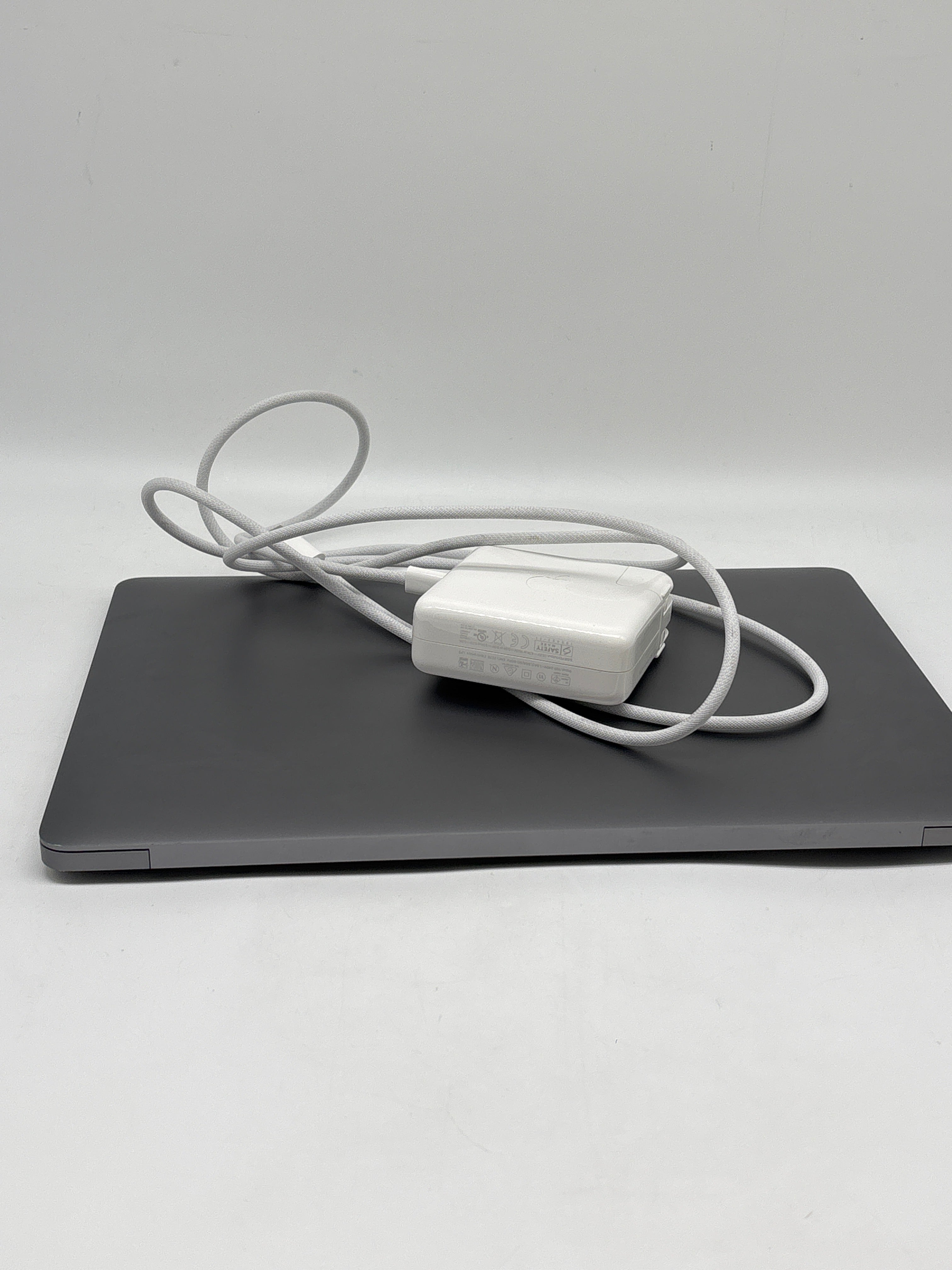 2020 Apple MacBook Air 13" Intel Core i3 8GB RAM 256GB SSD - Used