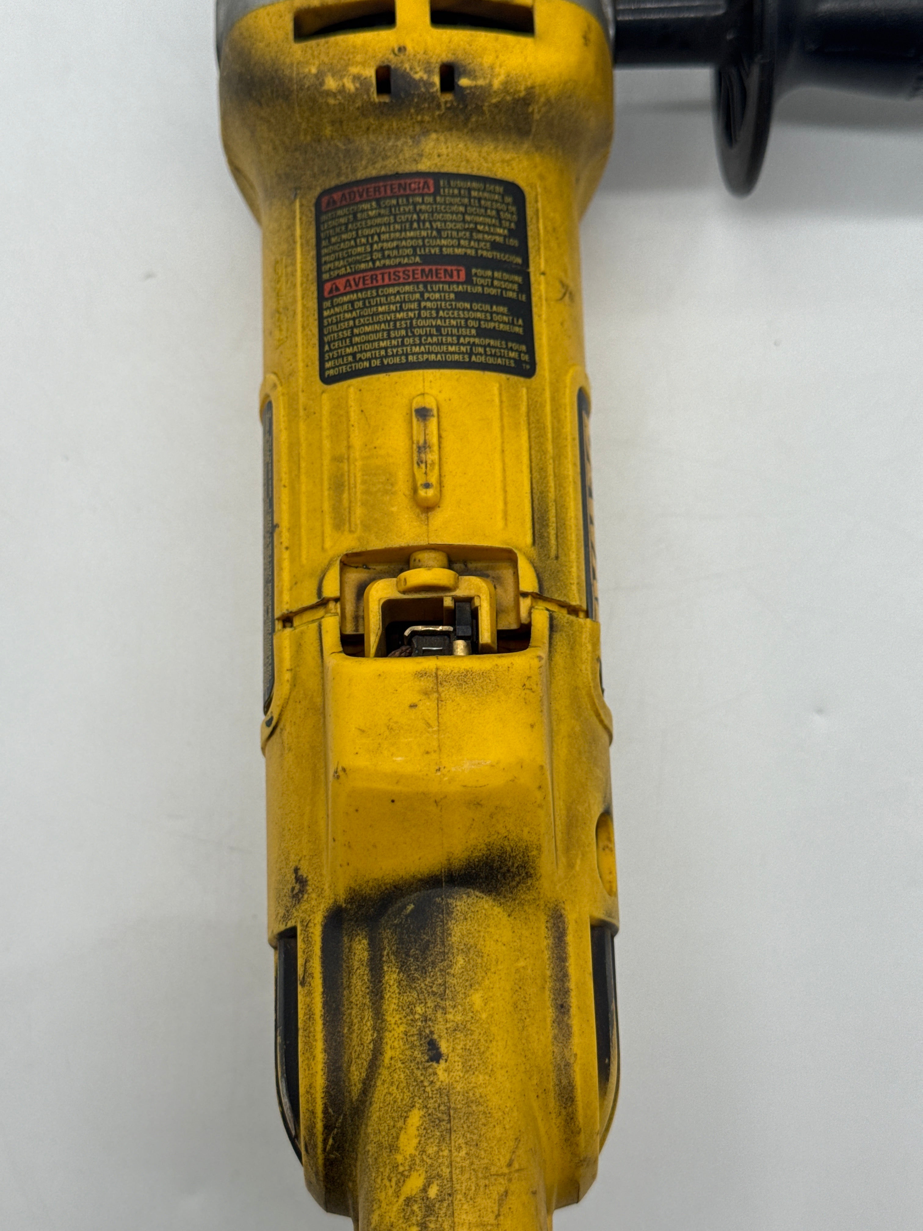 DEWALT DWE4012 120V 4-1/2" Corded Angle Grinder - For Parts (No Button)