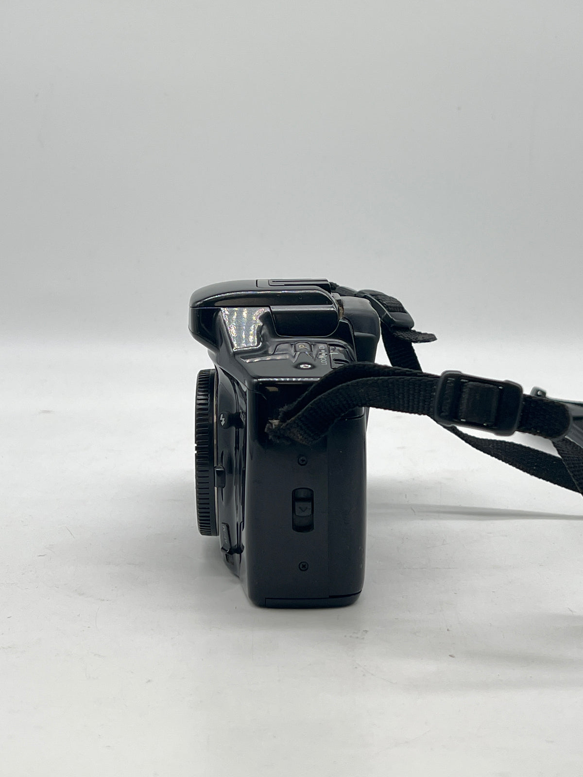 Minolta Maxxum 7xi 35mm SLR Film Camera Body A-Mount Black - READ