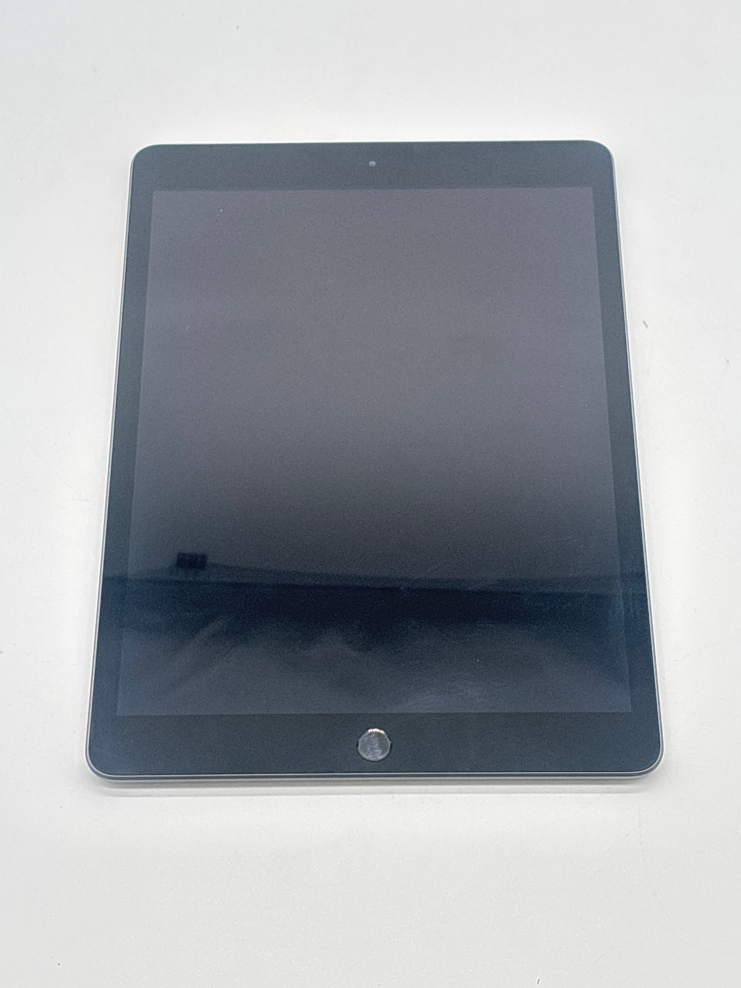 Apple iPad (8th Gen) 128GB Space Gray Unlocked Used
