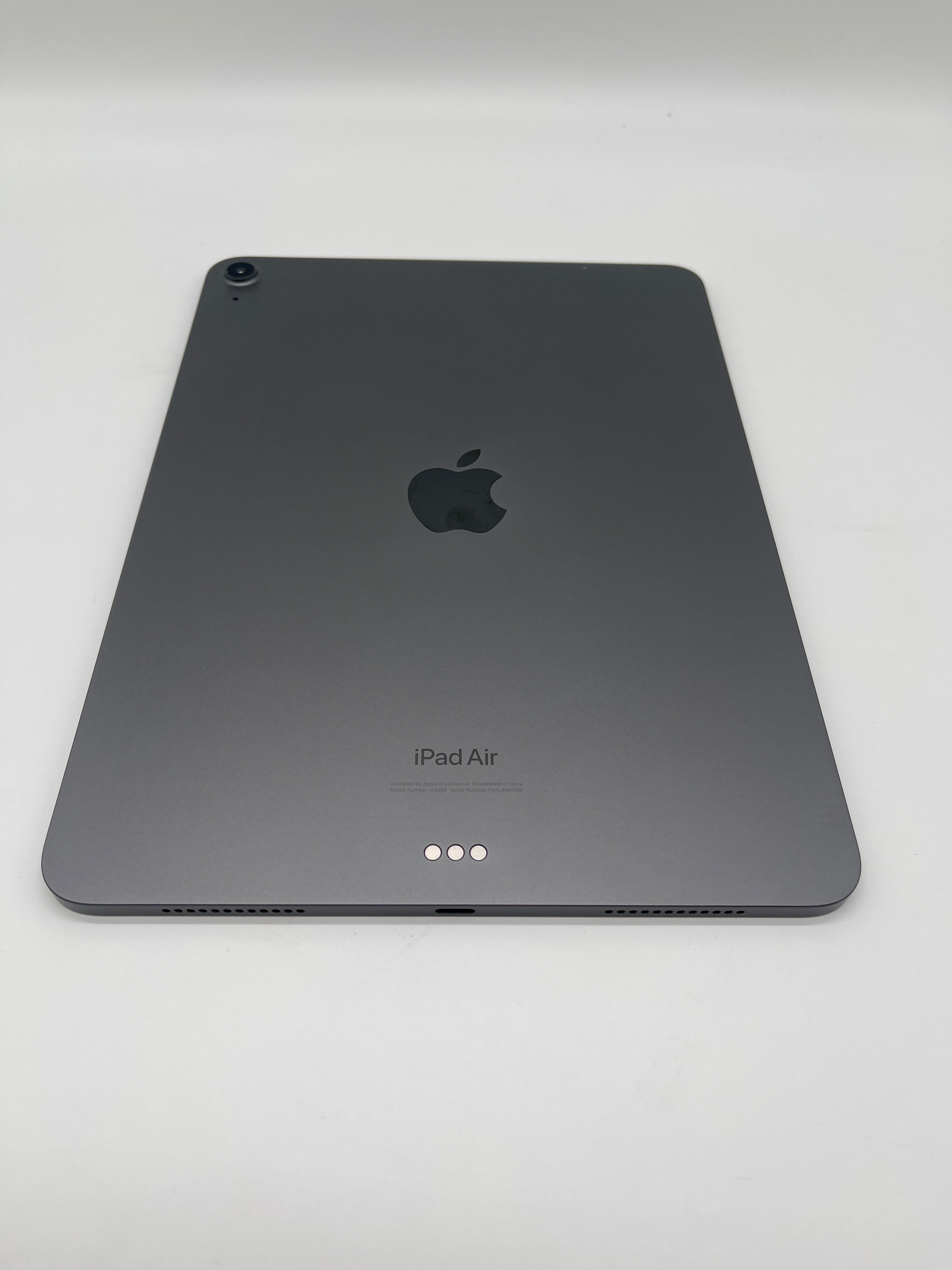 Apple iPad Air (5th Gen) A2588 64GB Wi-Fi Only