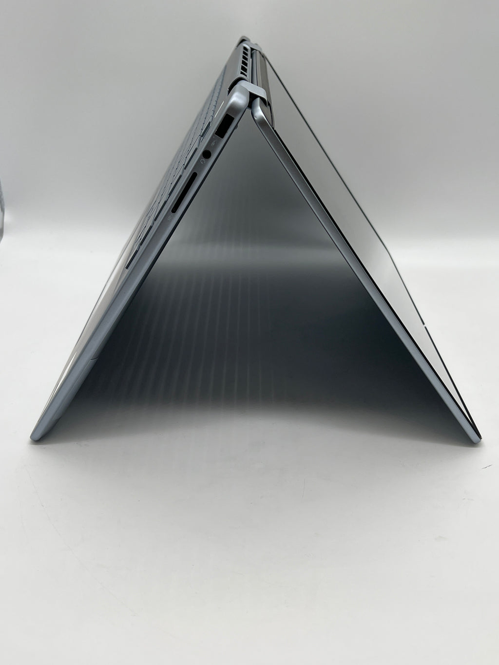 Dell Inspiron 16 7640 2-in-1 14" Ultra 7 16GB RAM 1TB SSD