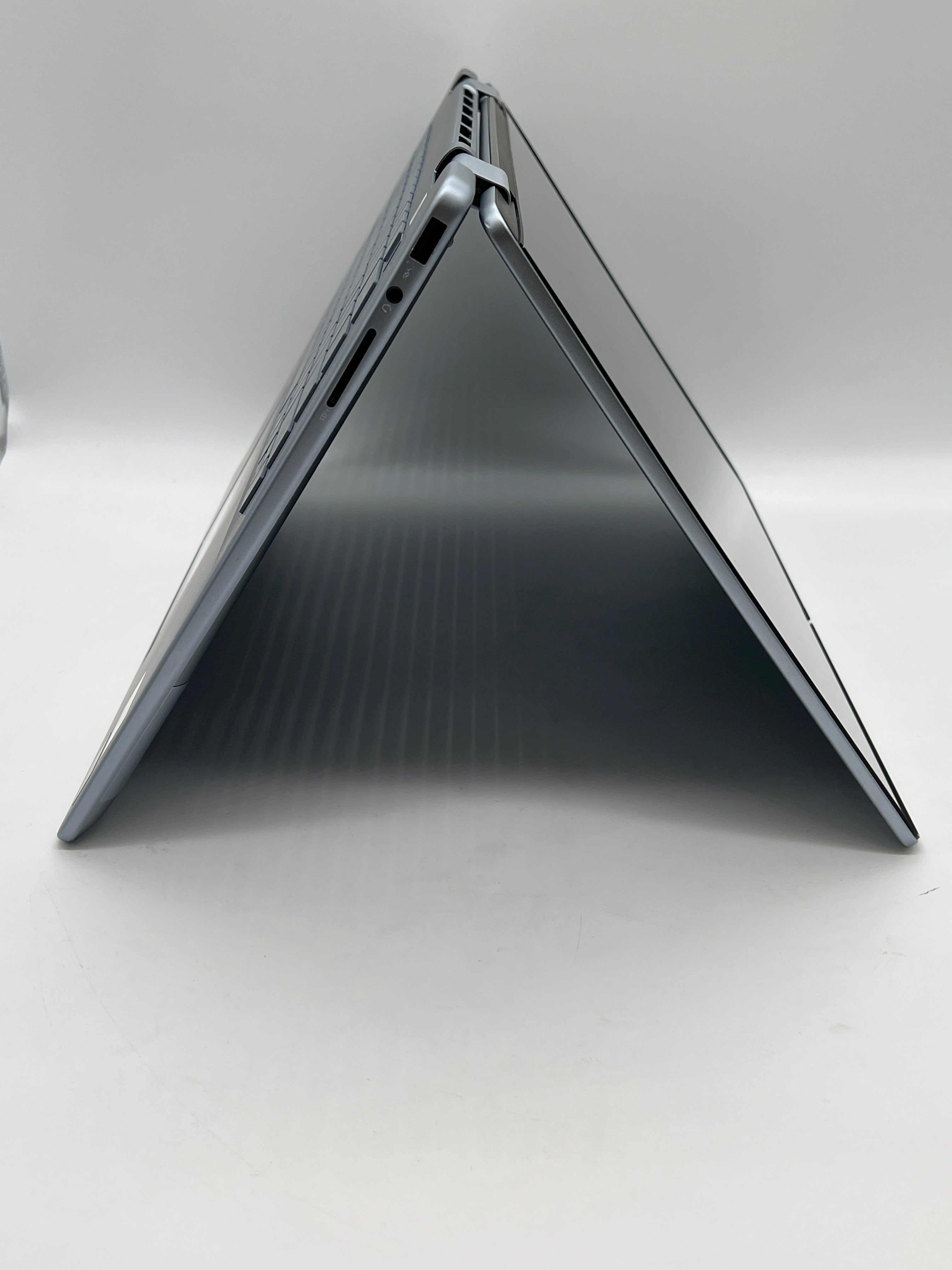 Dell Inspiron 16 7640 2-in-1 14" Ultra 7 16GB RAM 1TB SSD