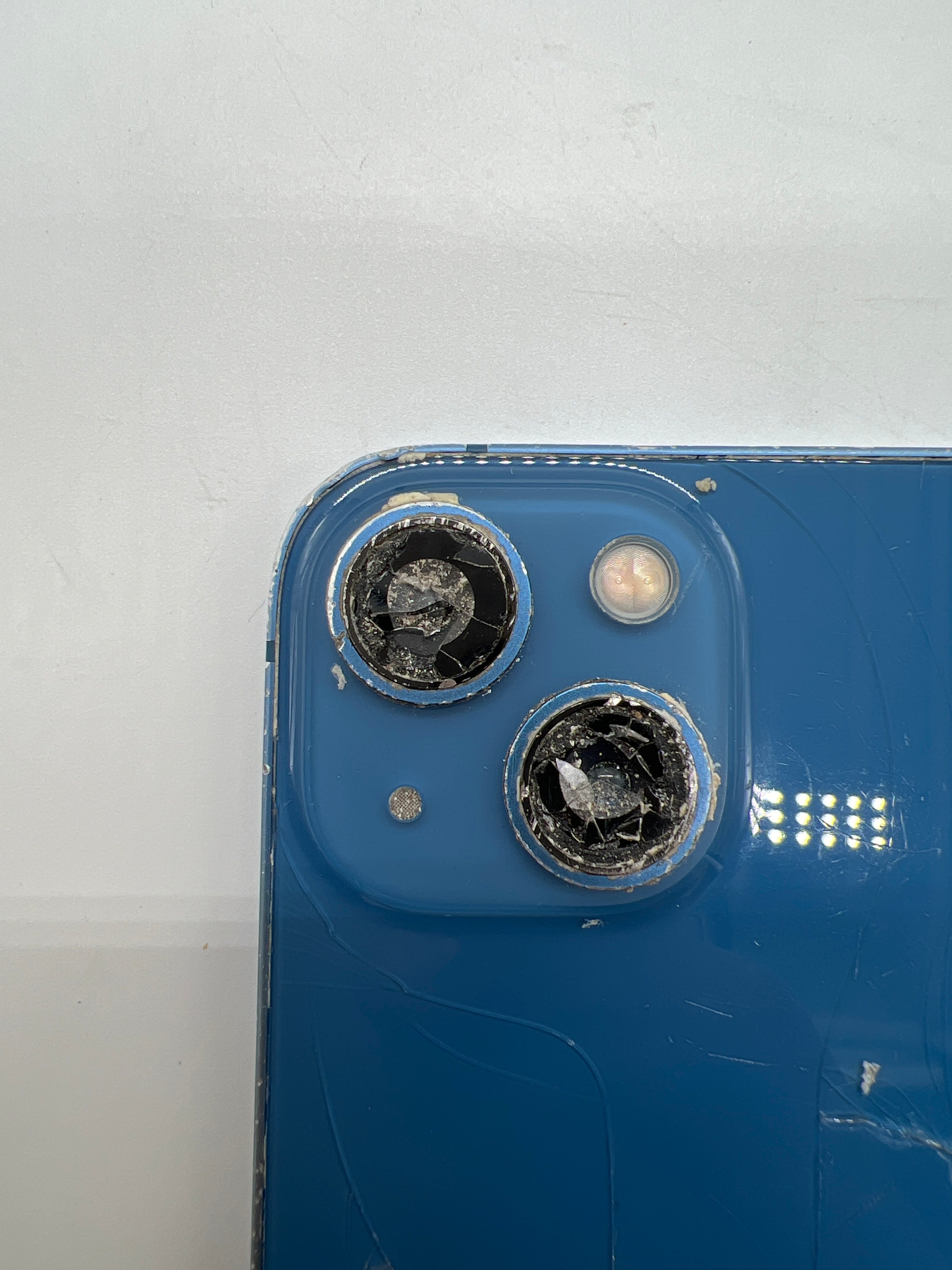 Unlocked Apple iPhone 13 128GB Blue For Parts Broken