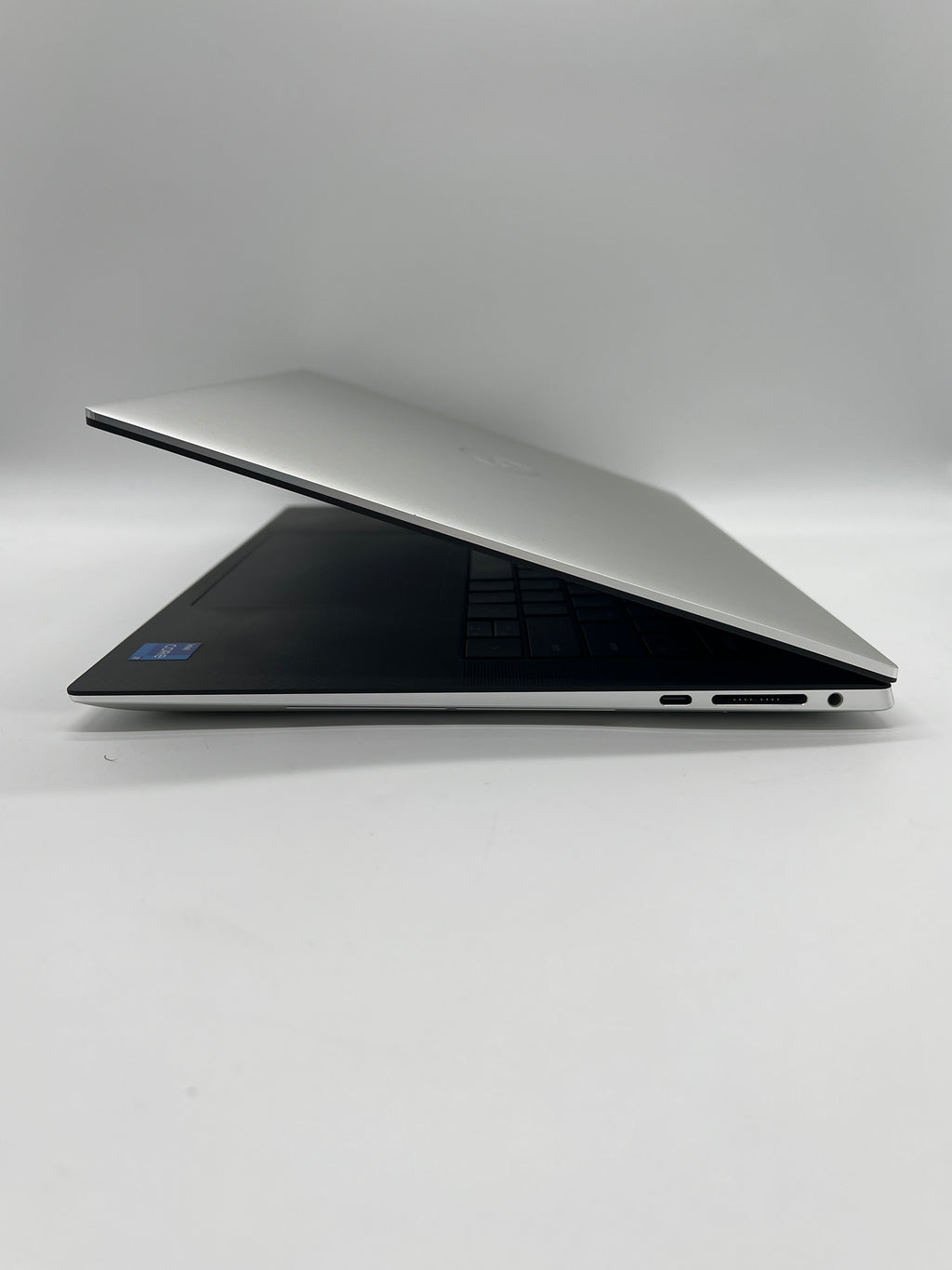 Dell XPS 15 9510 i7 16GB RAM  512GB SSD GeForce RTX 3050 Ti Black