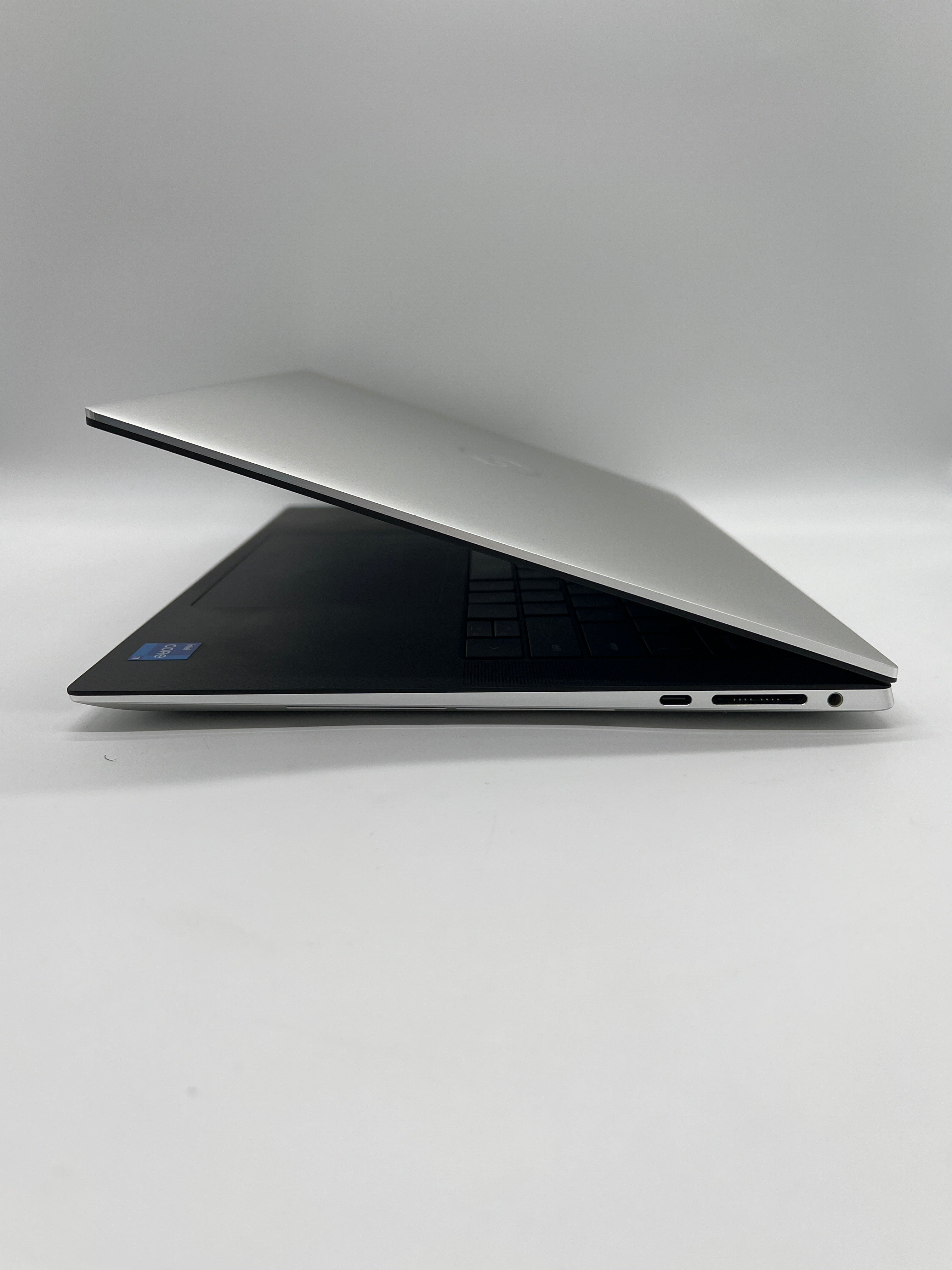 Dell XPS 15 9510 i7 16GB RAM  512GB SSD GeForce RTX 3050 Ti Black
