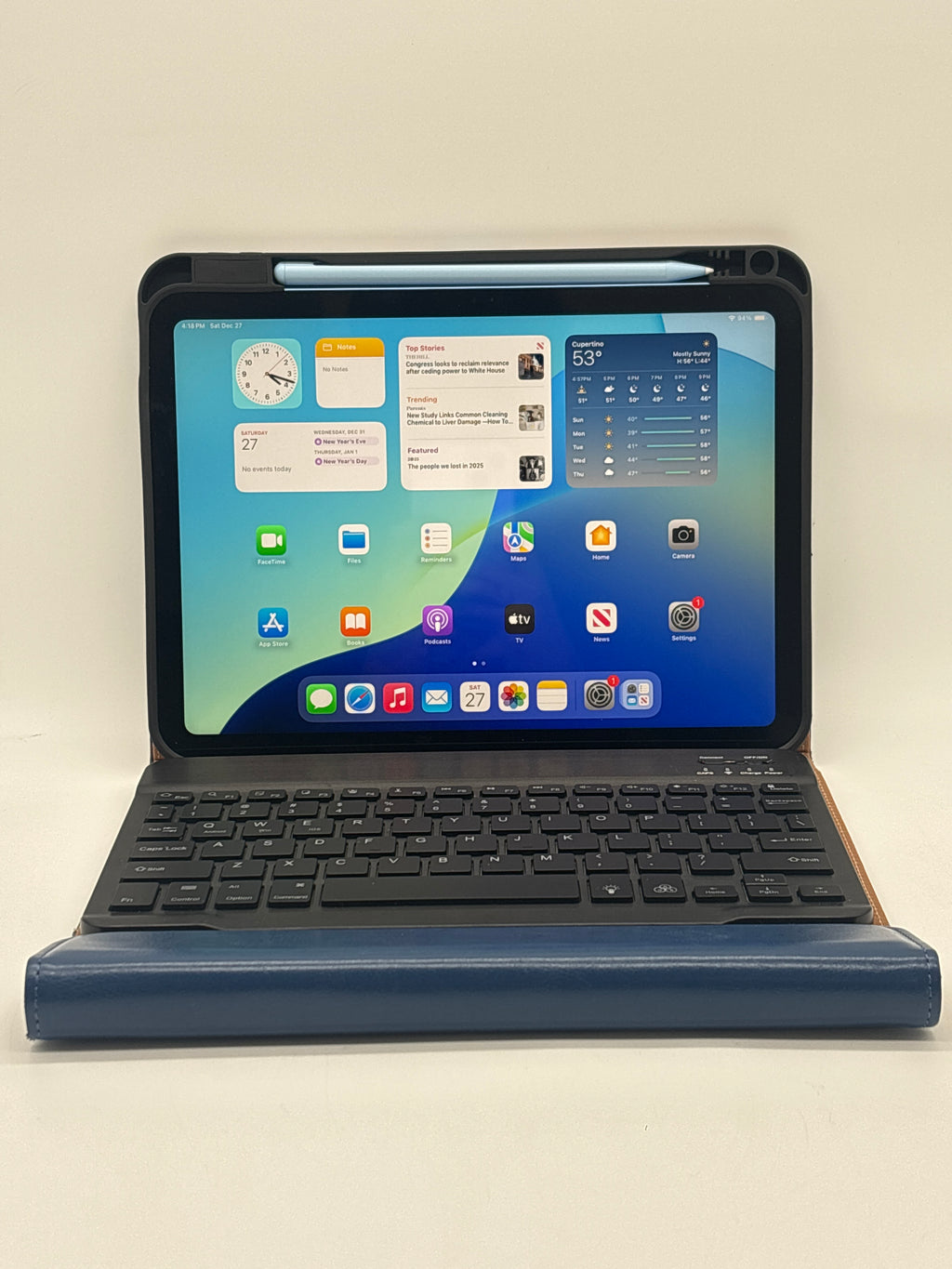 Apple iPad 11th Gen A16 128GB WiFi + Cellular w/ Keyboard + Pencil