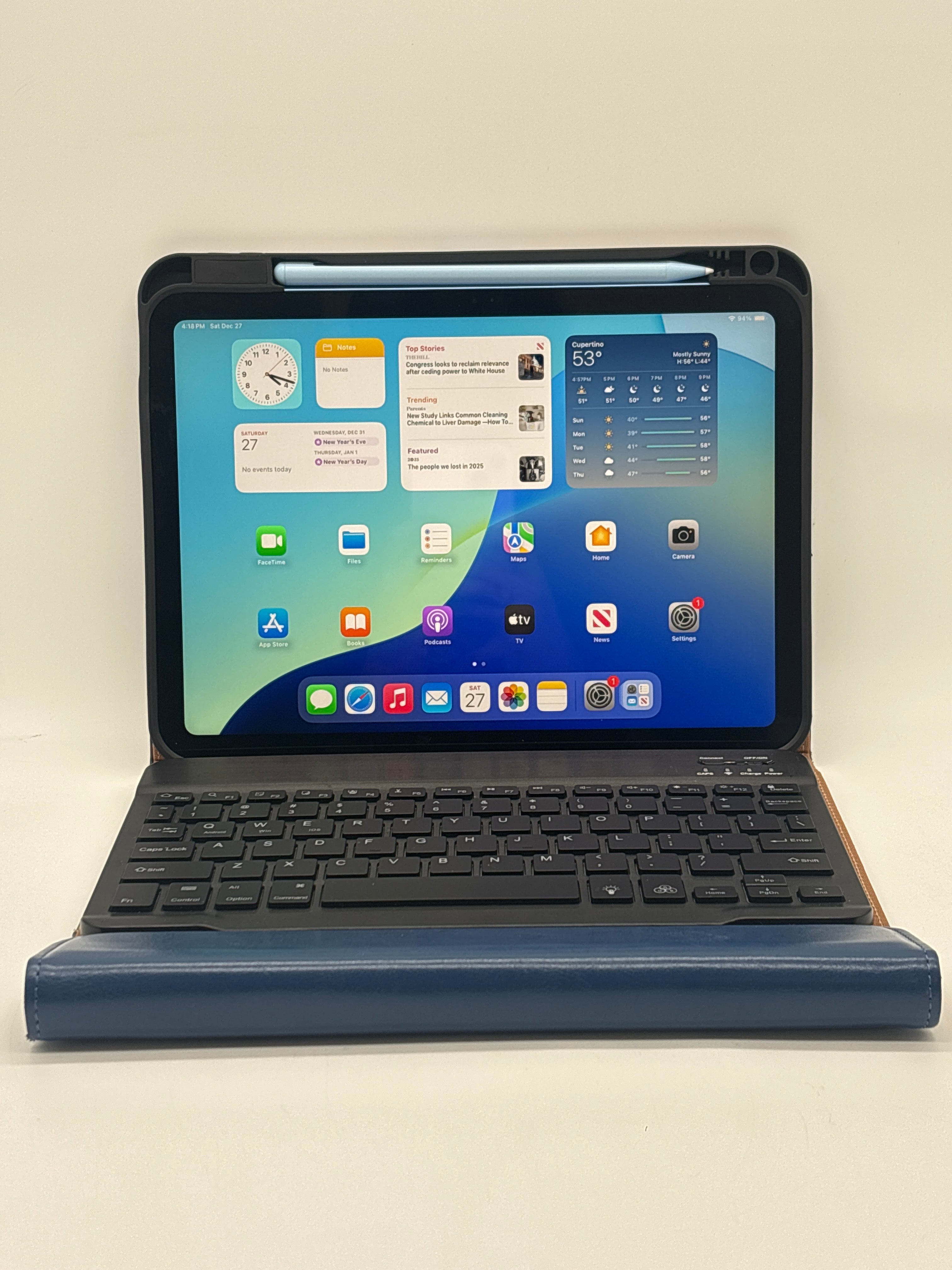 Apple iPad 11th Gen A16 128GB WiFi + Cellular w/ Keyboard + Pencil