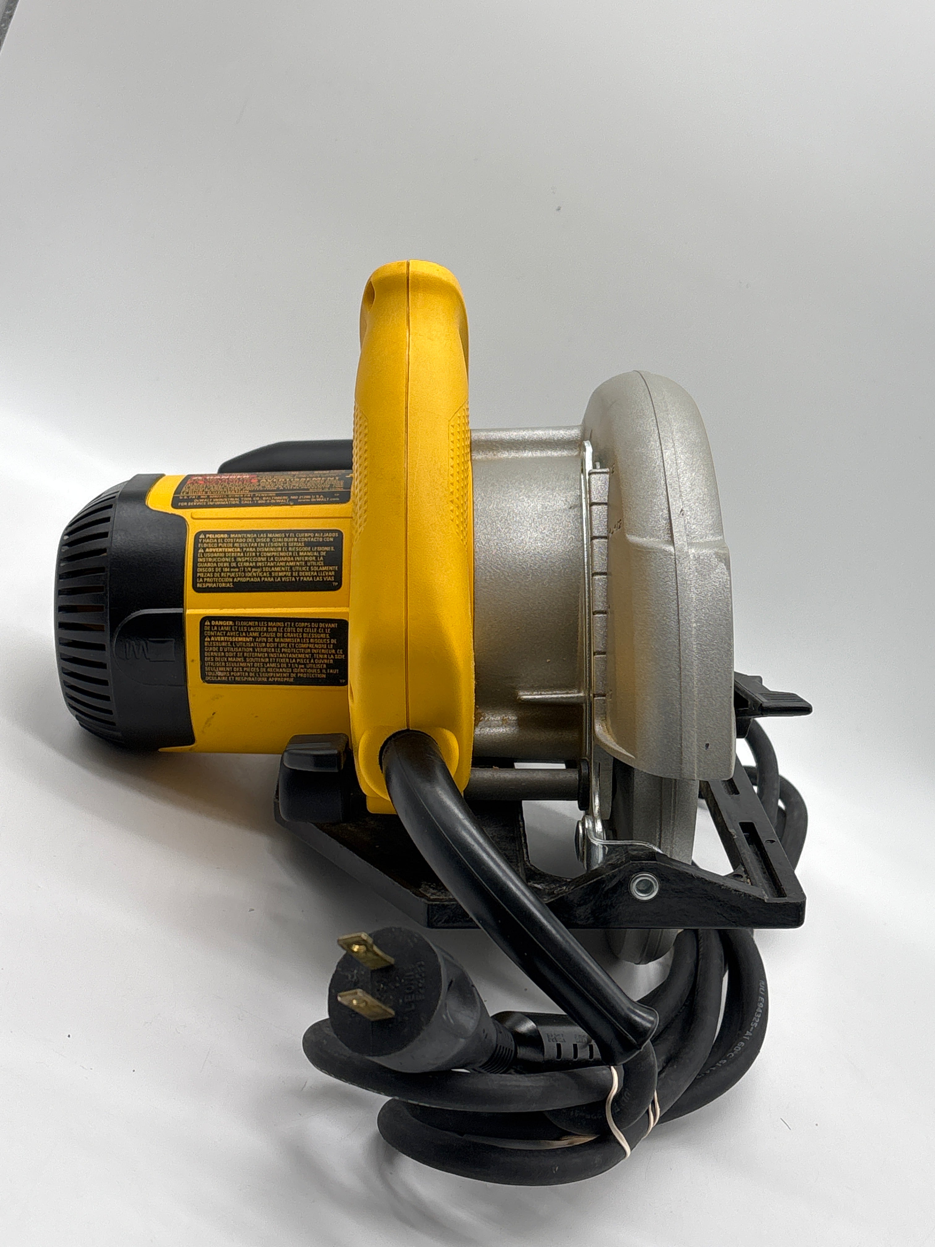 DEWALT DW369 7 1/4 in Corded Circular Saw - Used