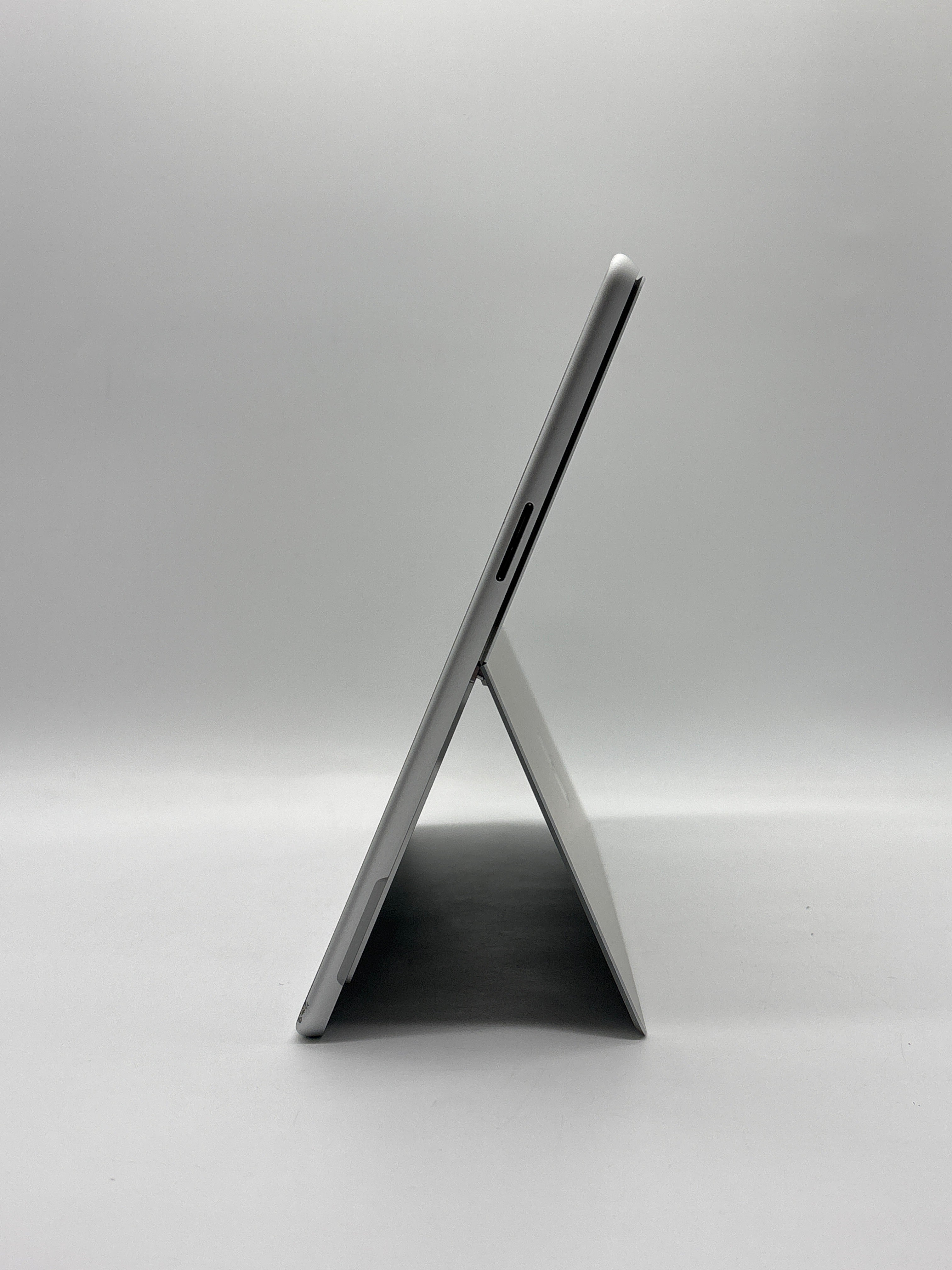 Microsoft Surface Pro 9 2038 i5-1245U 16GB RAM 256GB SSD