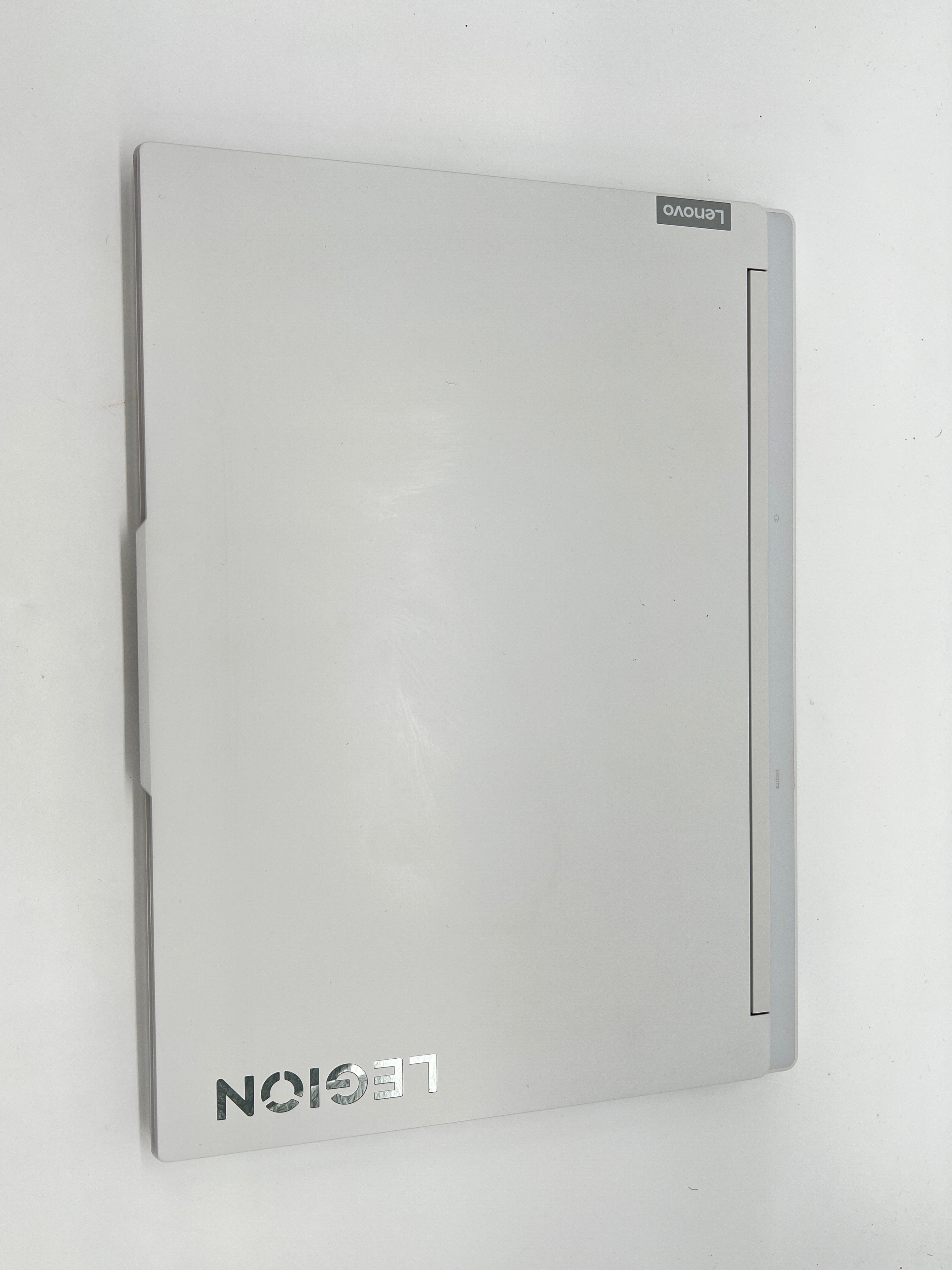 Lenovo Legion 7 16IRX9 16 inch i9-14900HX 32GB 1TB RTX 4070 White