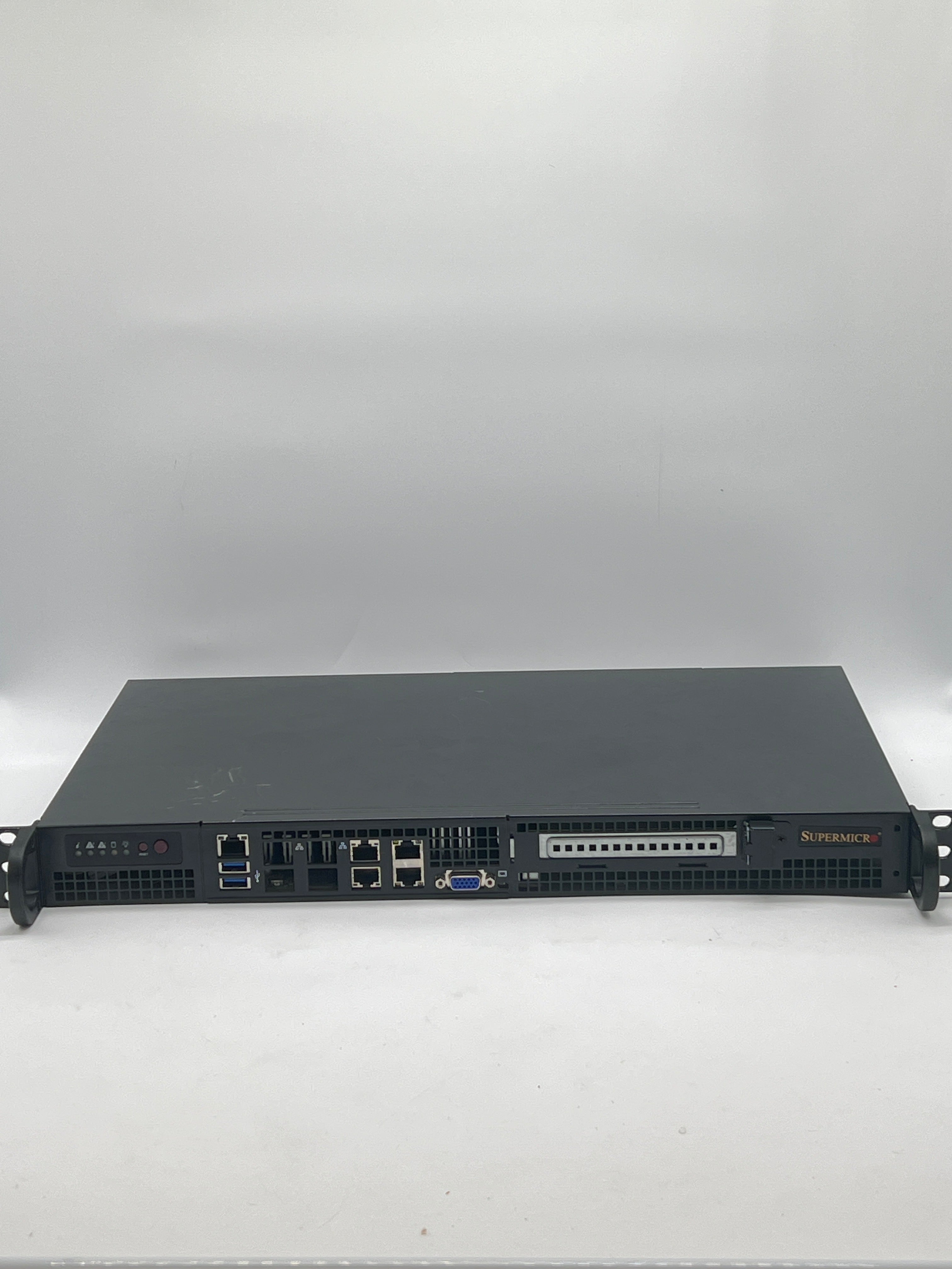 SUPERMICRO 505-2 SYS-5018D-FN8T Rack-mountable Xeon D-1518 NO Ram/HDD