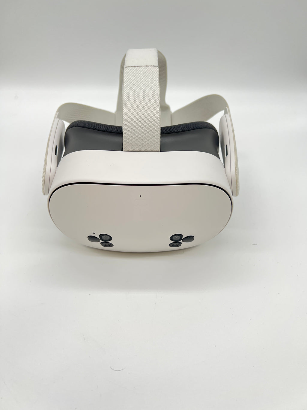 Used Meta Quest 3s VR Headset 128GB White Controllers
