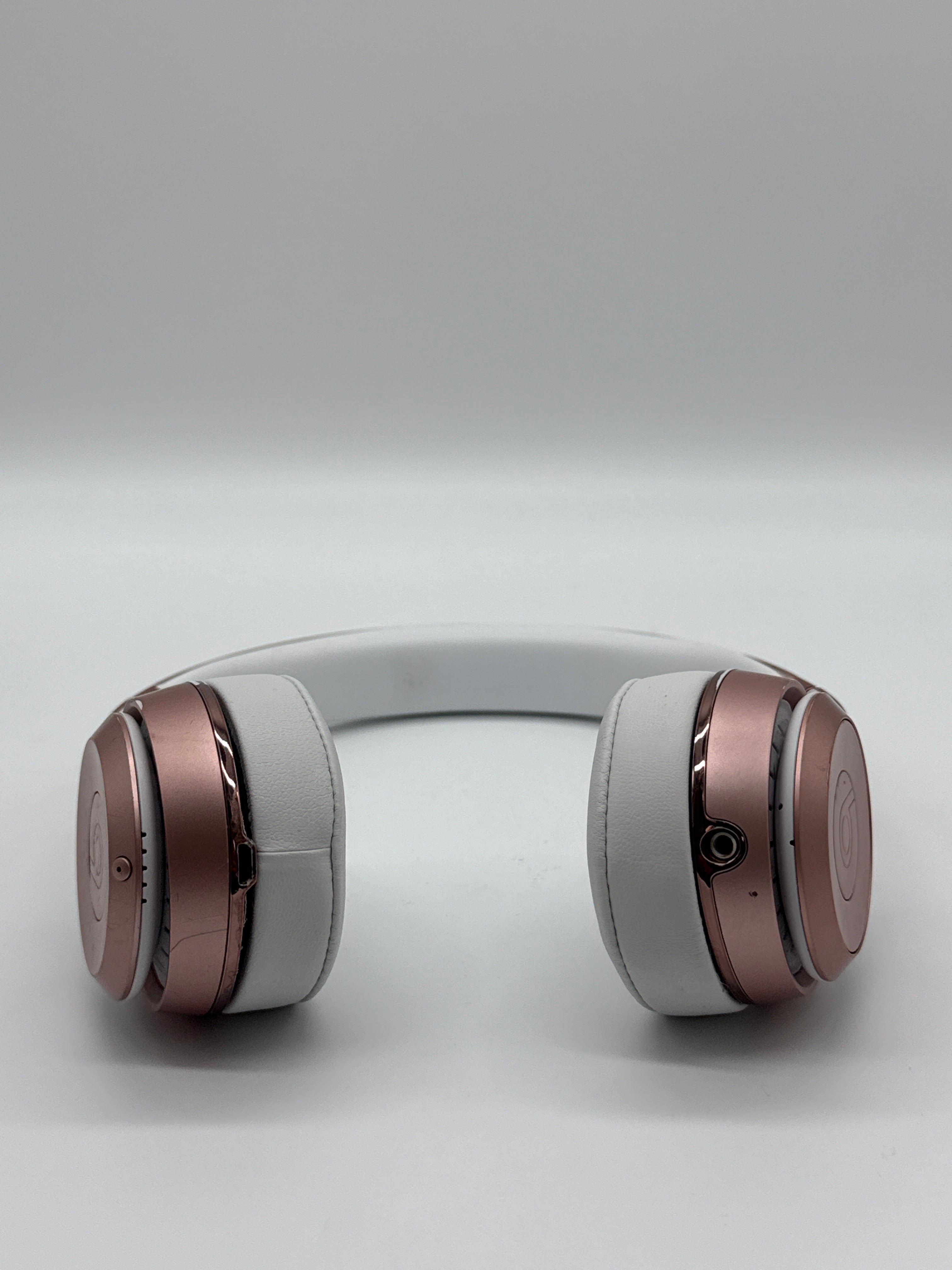 Beats by Dr. Dre Solo 3 Wireless Headphones Used