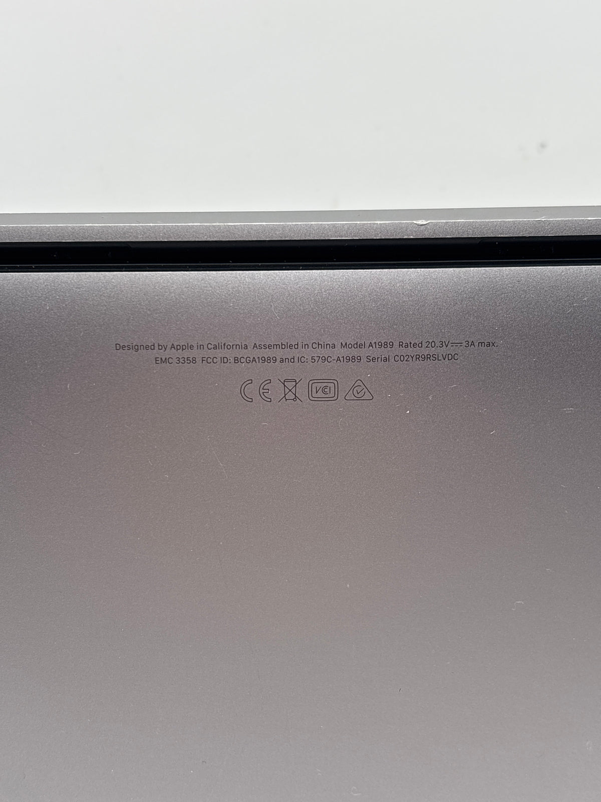 Apple MacBook Pro 13" A1989 Intel Core i5 8GB RAM 256GB SSD Silver - READ
