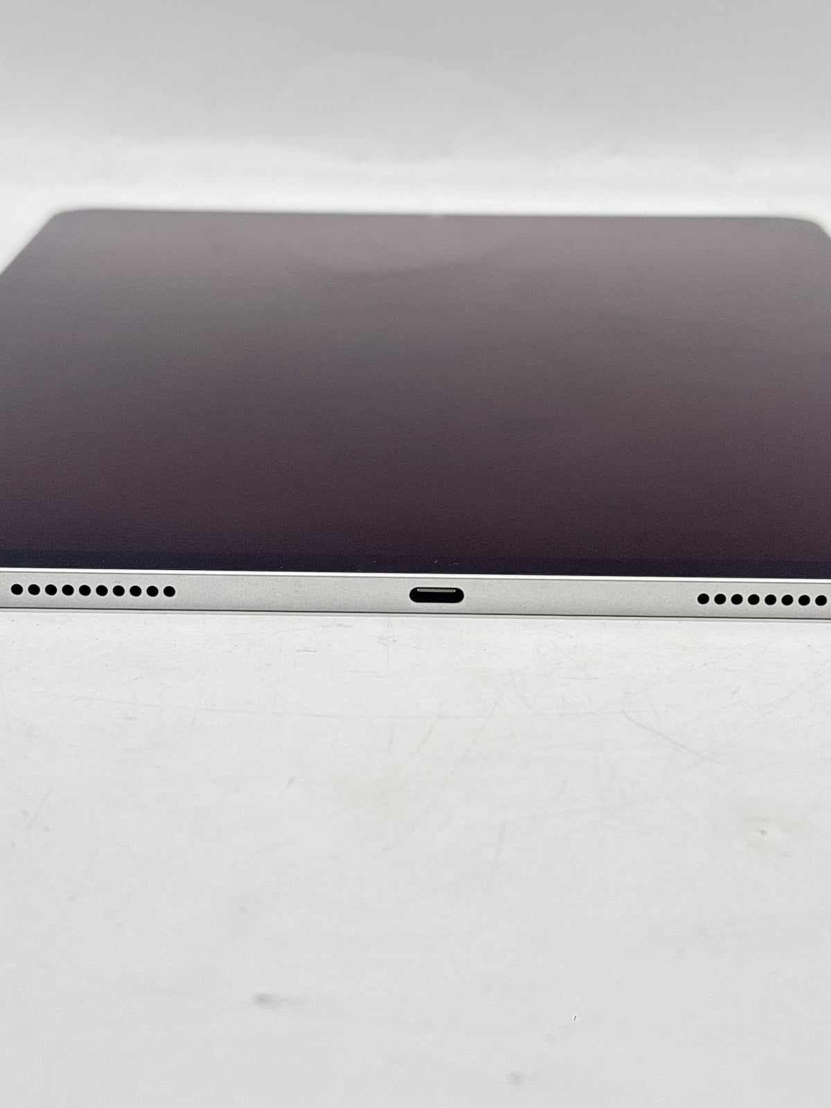Apple iPad Pro 12.9 6th Gen A2436 128GB Wi-Fi Only Silver READ