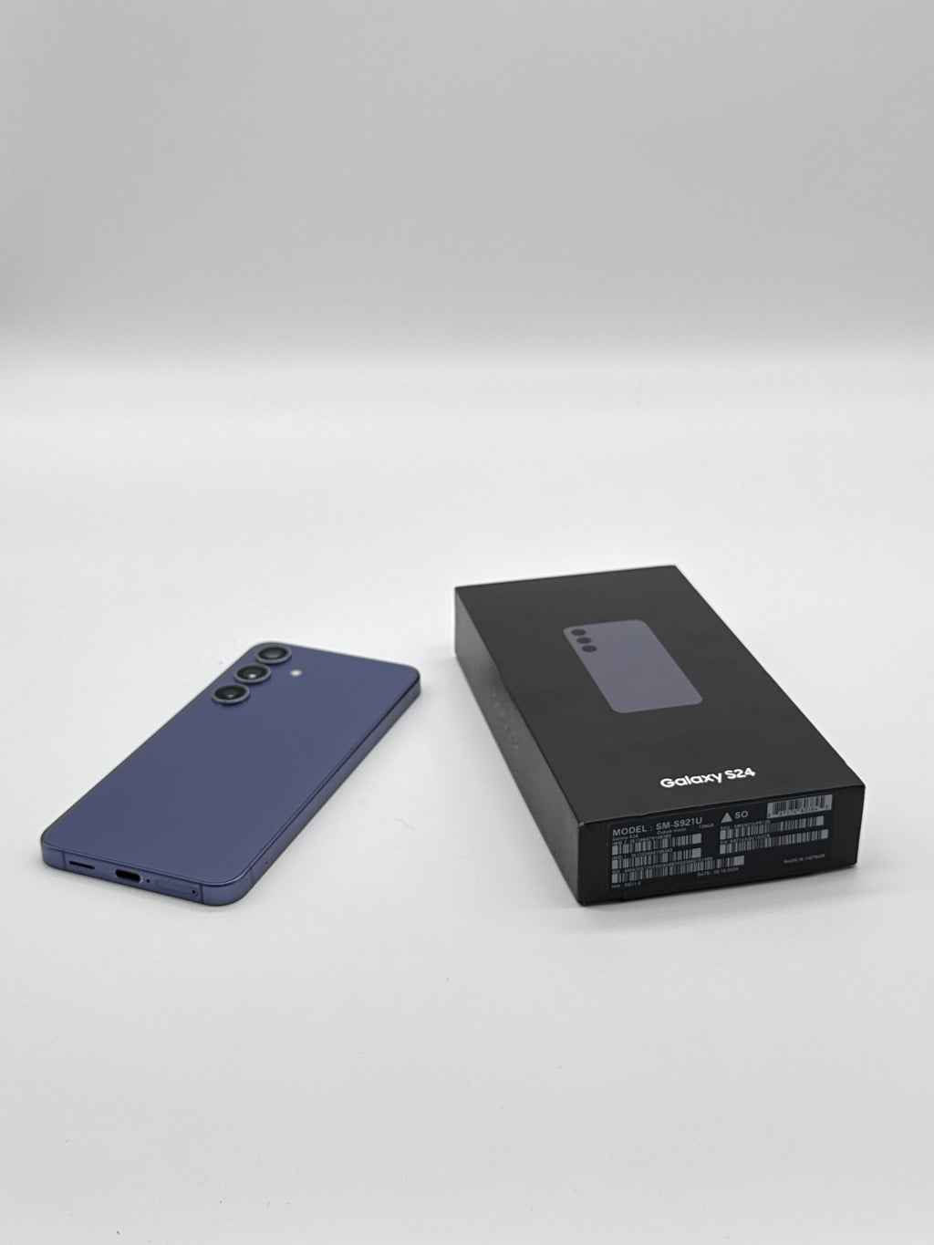 Samsung Galaxy S24 128GB 8GB RAM Violet Boost Mobile locked