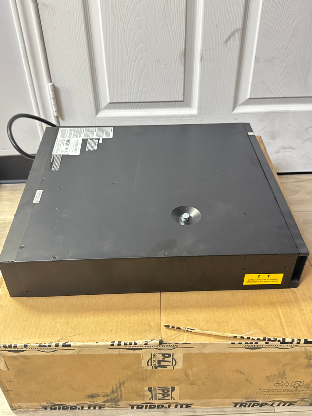 Tripp Lite Smart2200RM2U 2200VA Rack Mount UPS - New