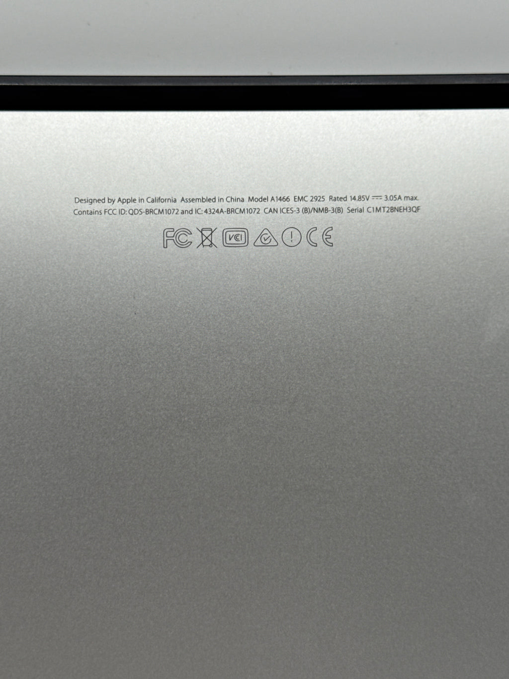Apple MacBook Air 13in A1466 2015 Core i5 8GB RAM 256GB Flash - Used