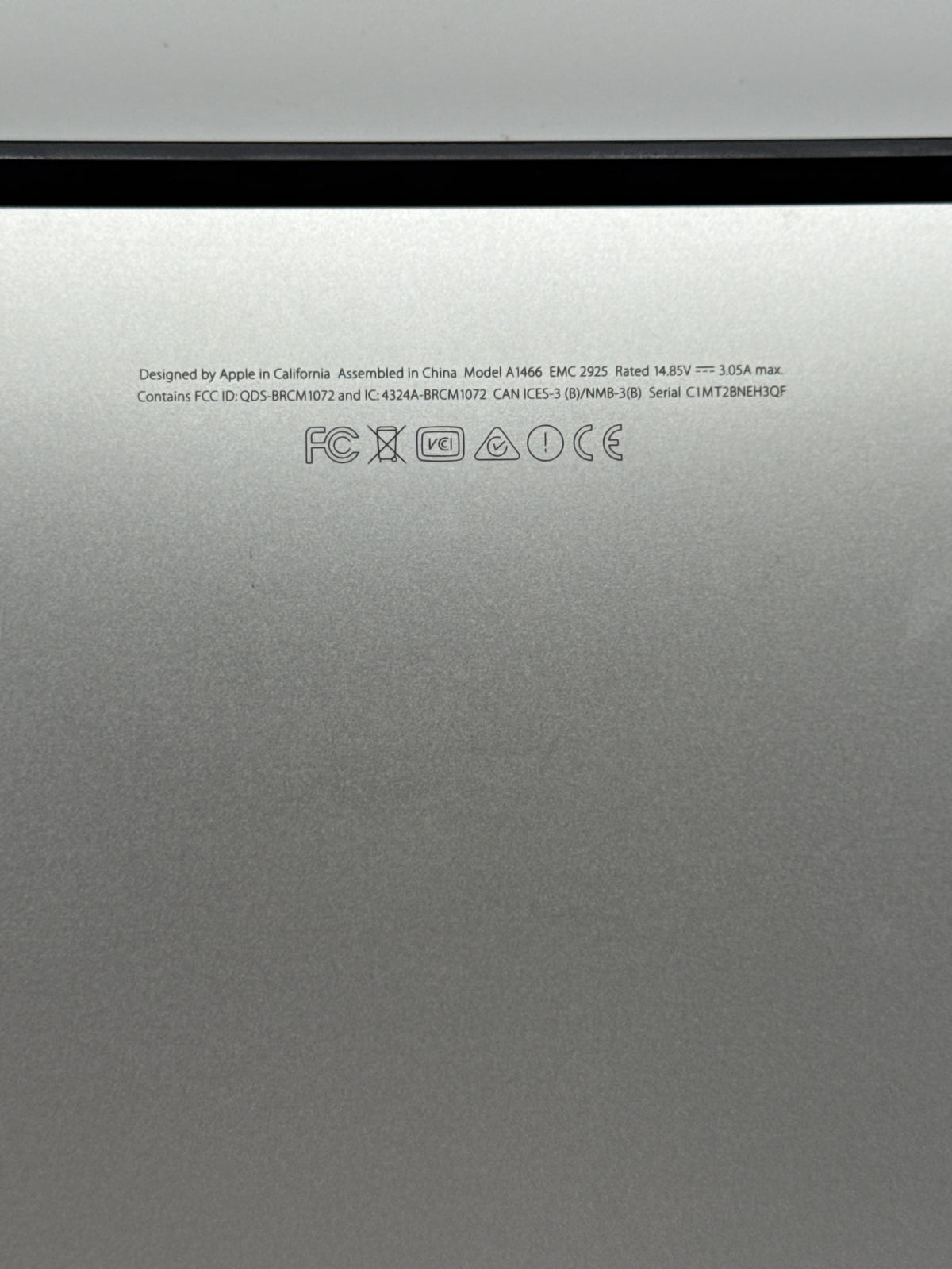 Apple MacBook Air 13in A1466 2015 Core i5 8GB RAM 256GB Flash - Used