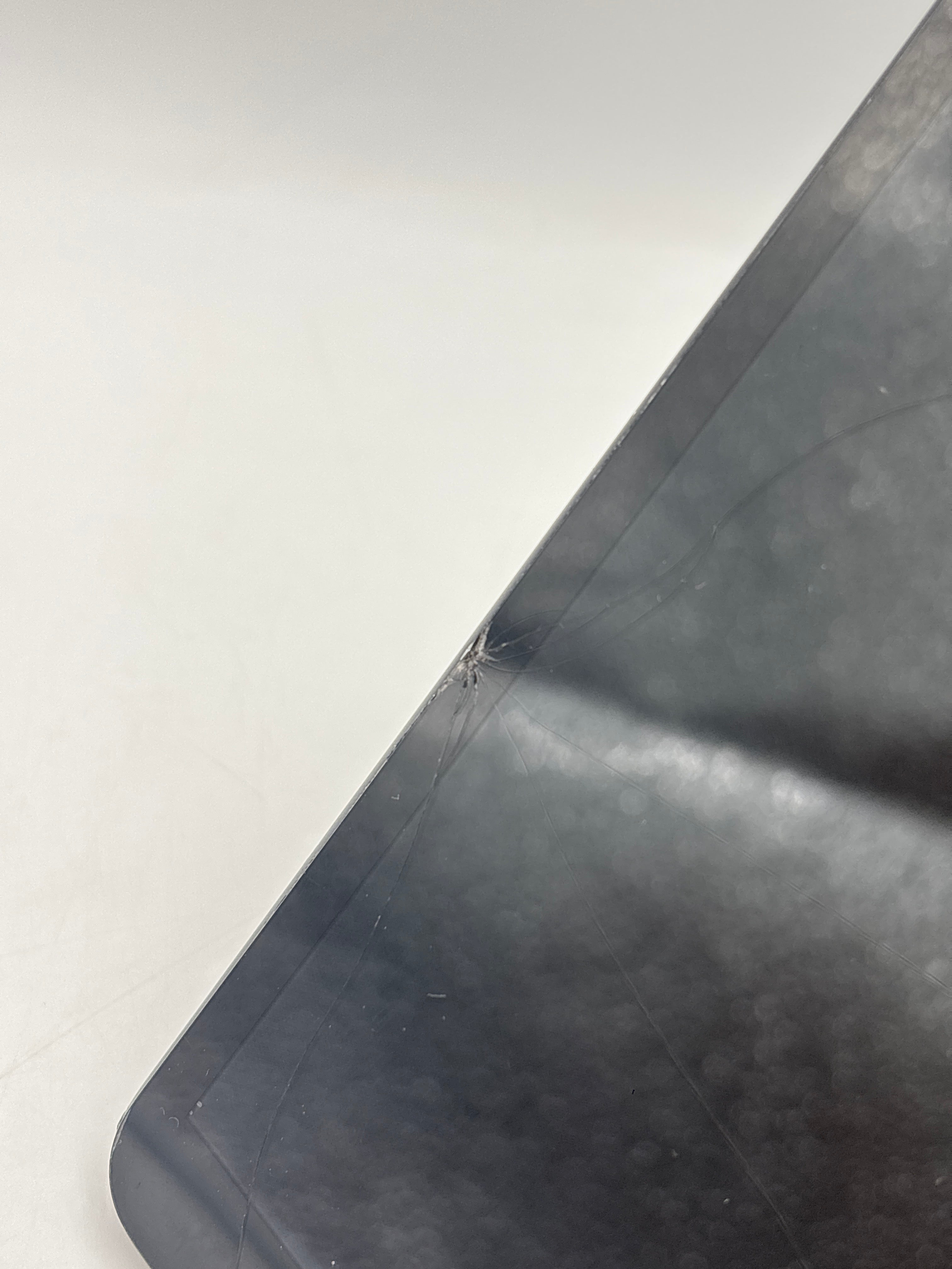 Microsoft Surface Pro X 1876 Microsoft SQ1 8GB RAM 256GB SSD - For Parts (Read DESC)