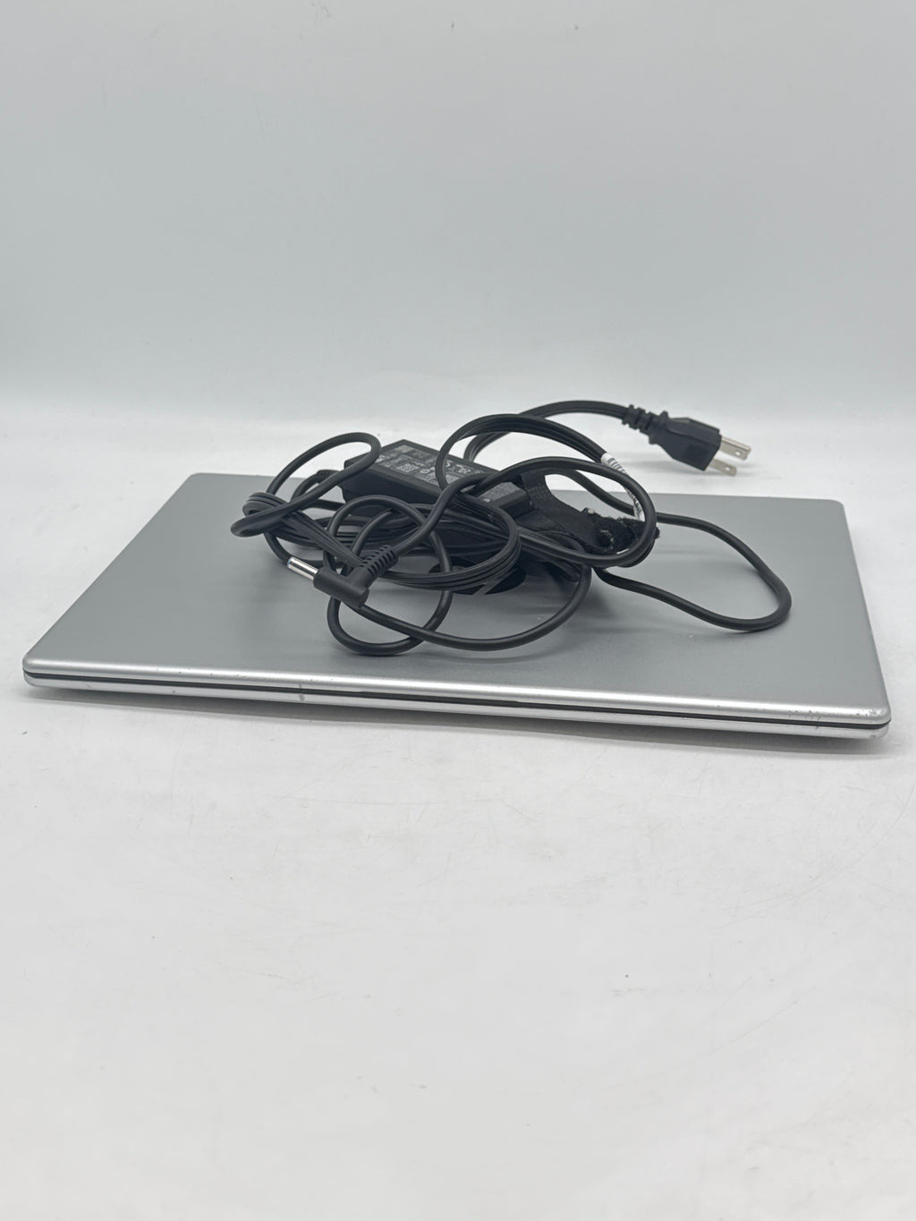 HP 14-EM0349NR 14" AMD Ryzen 3 4GB RAM 256GB HDD Silver - Used