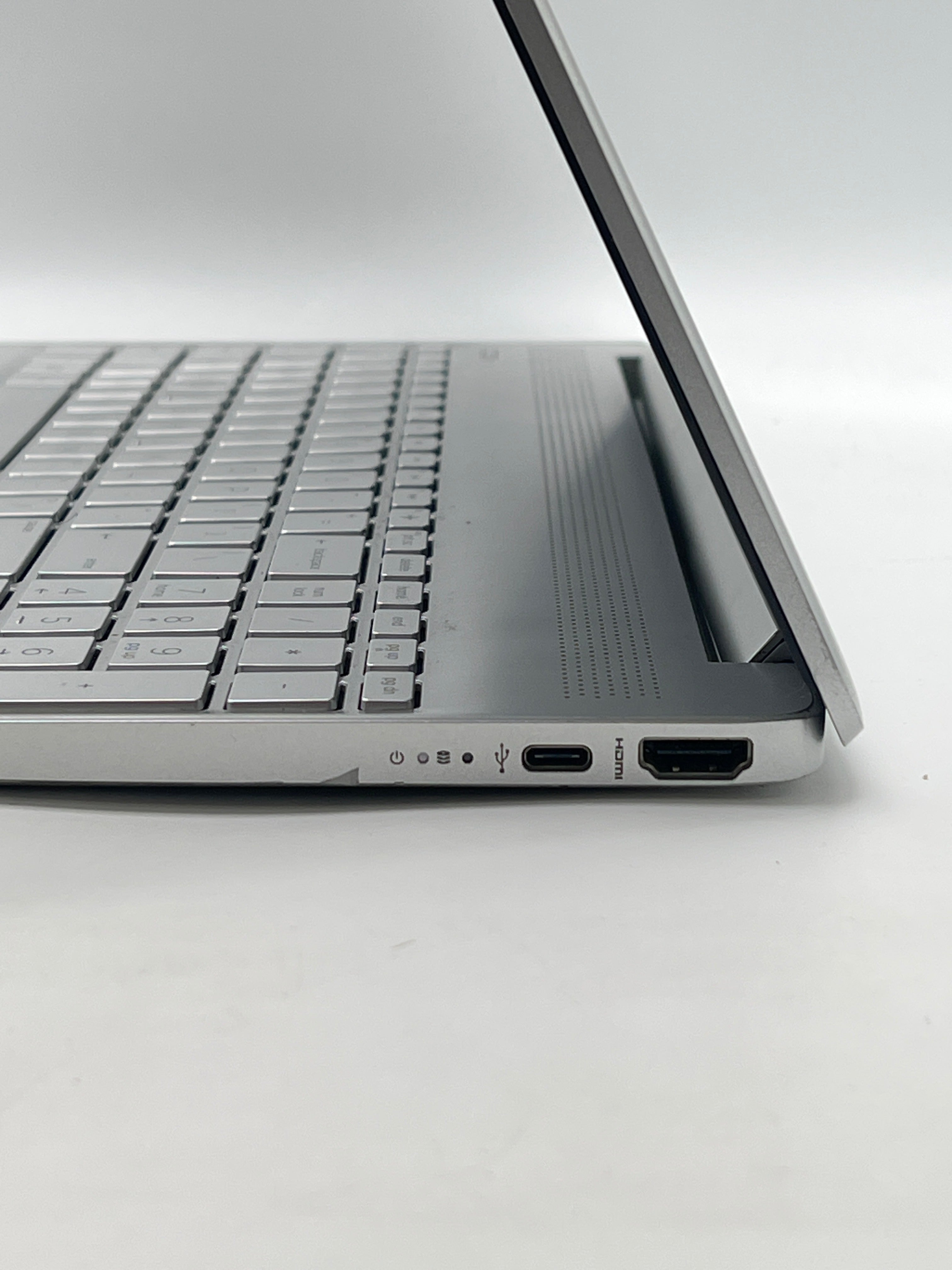 HP Laptop 15 dy2xxx i5-1135G7 8GB RAM 256GB SSD - Used