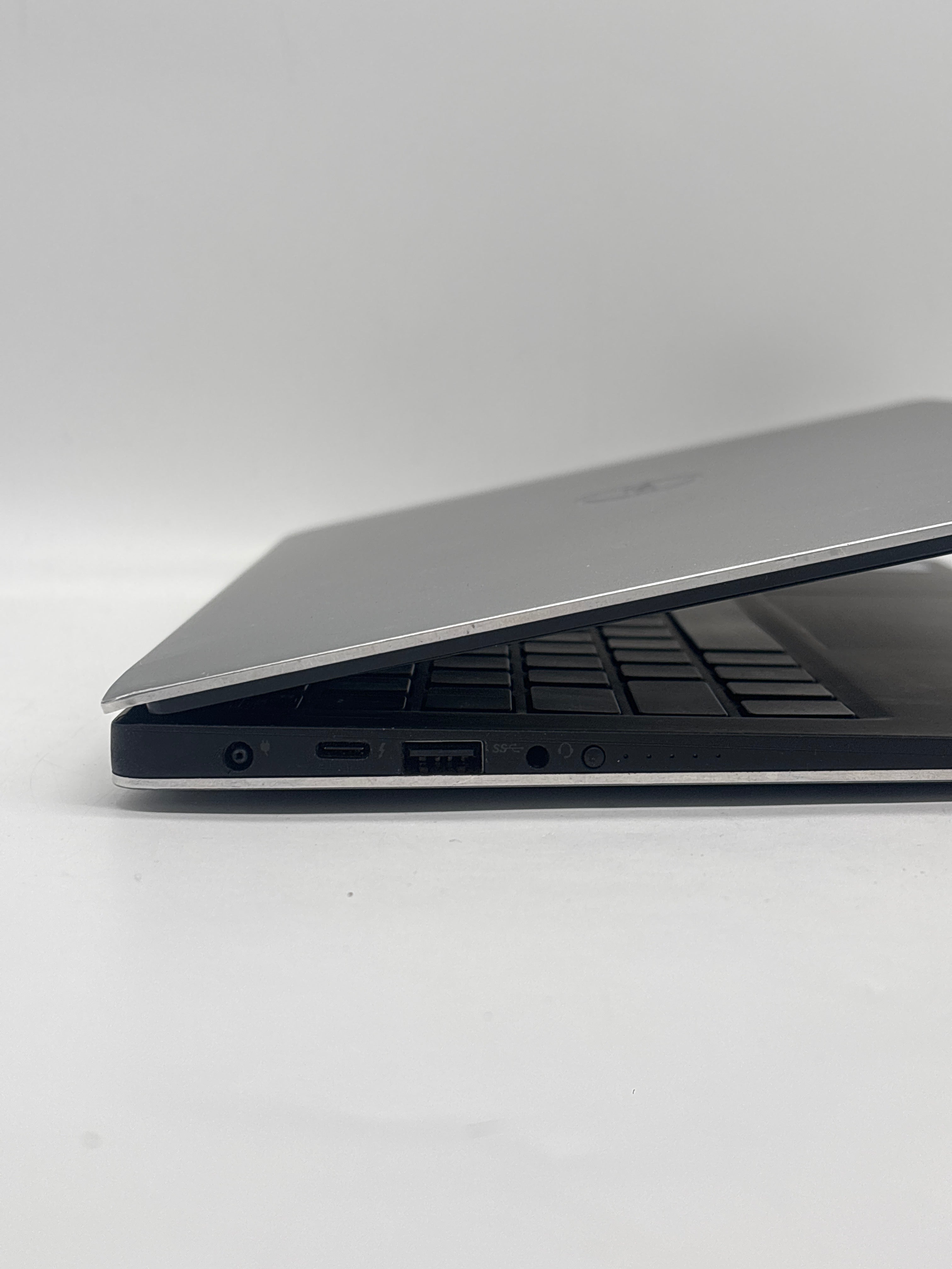 Dell XPS 13 9360 13.3" Intel Core i5-8250U 8GB RAM 128GB SSD - For Parts