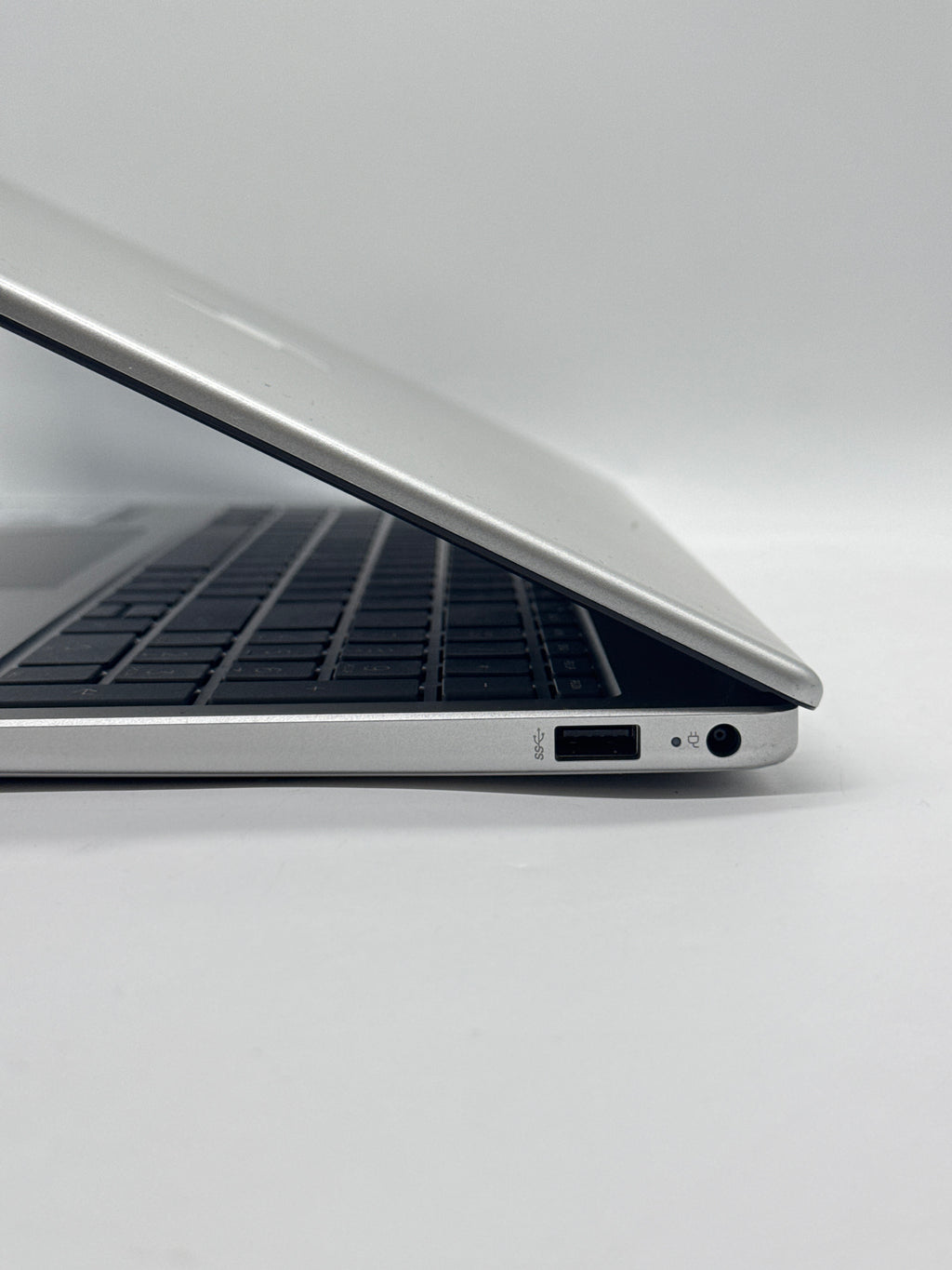 HP Laptop 15-fc0157nr 15.6" Athlon Silver 7120U 4GB RAM 256GB SSD