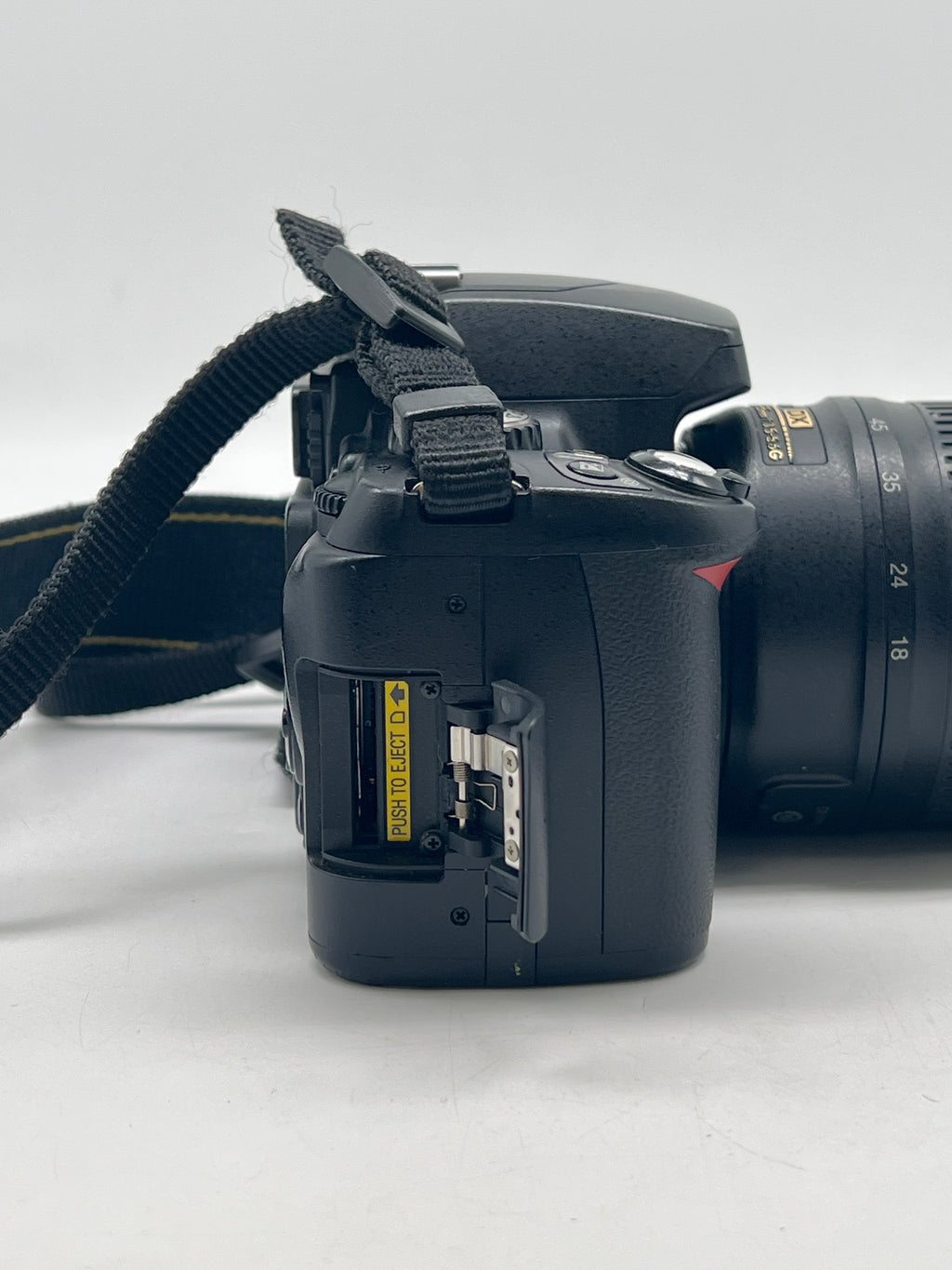 Nikon D40X Digital SLR Camera Black W/Nikon 18-55mm lens AF-S - For Parts