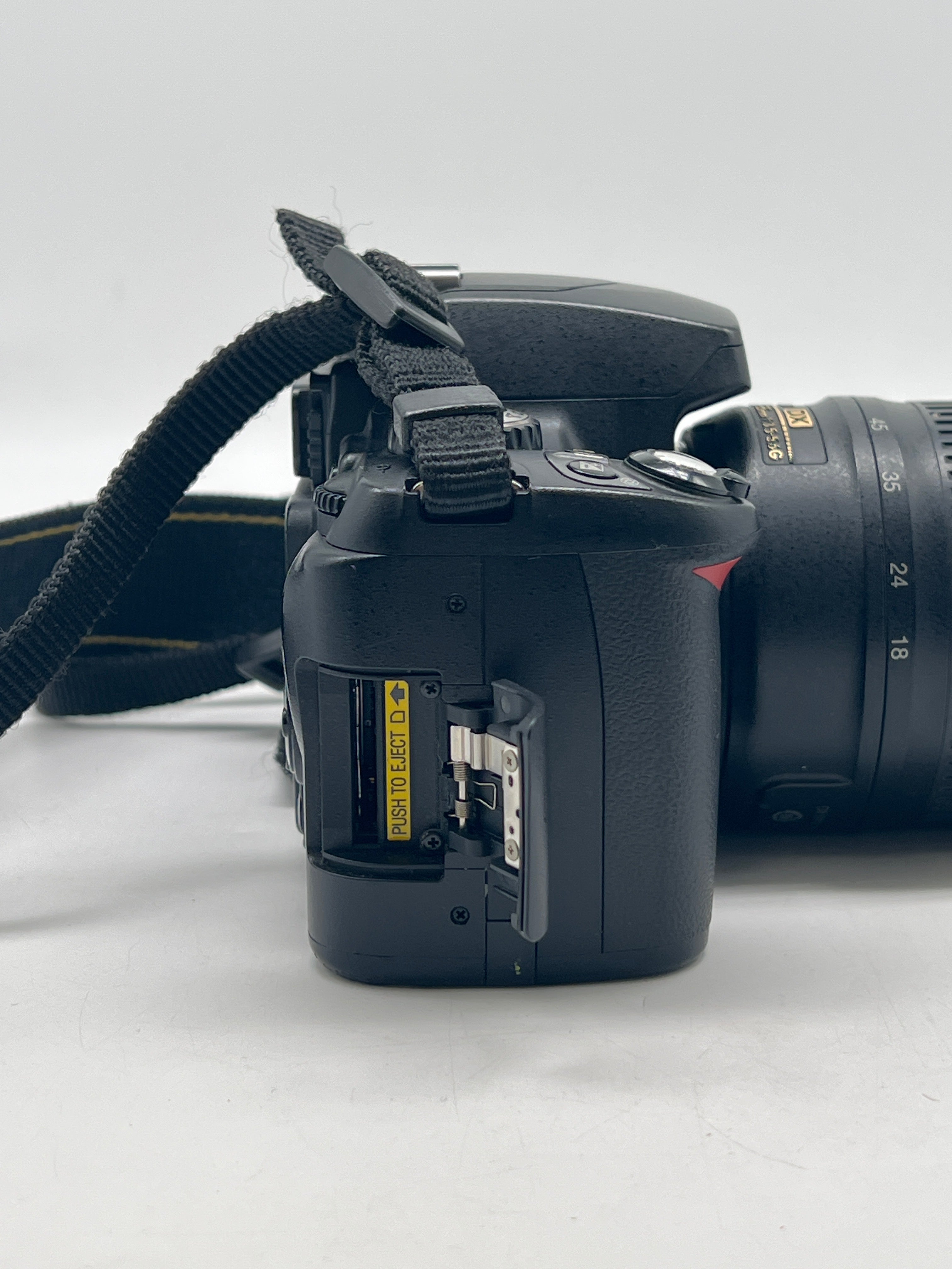 Nikon D40X Digital SLR Camera Black W/Nikon 18-55mm lens AF-S - For Parts