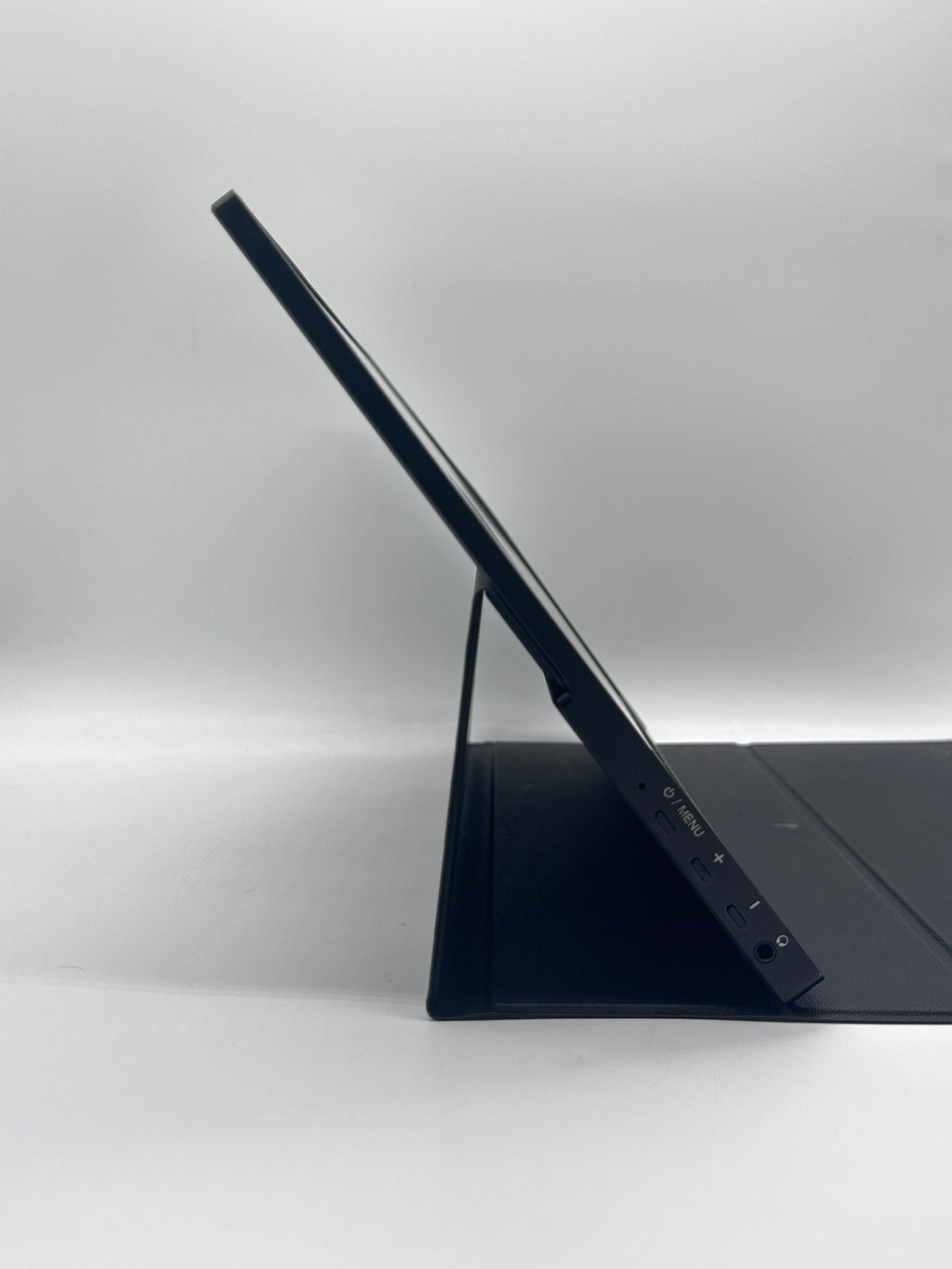 Acer PM161Q Portable LCD Monitor