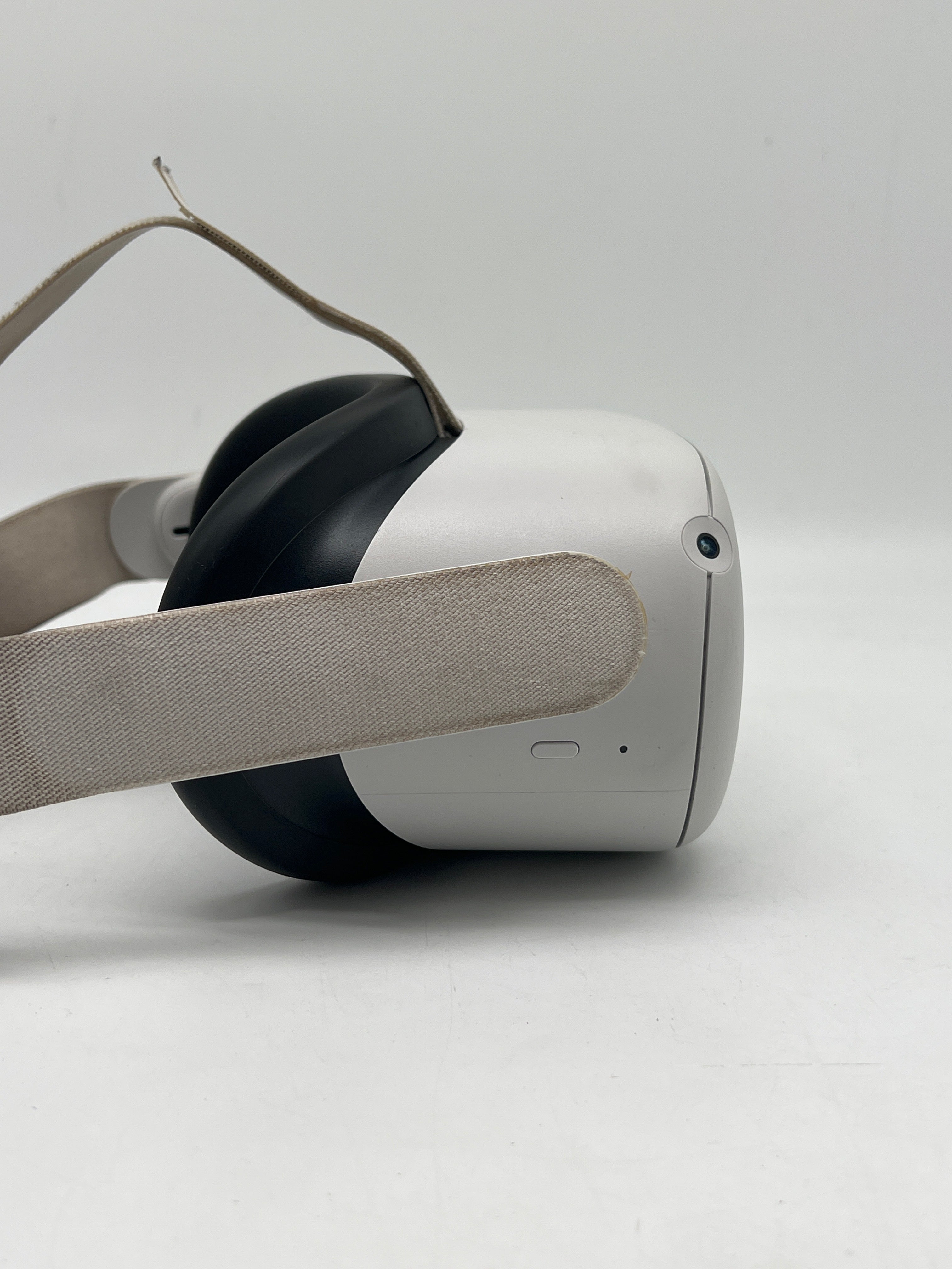 Meta Quest 2 Standalone VR Headset 128GB White For Parts - Functional