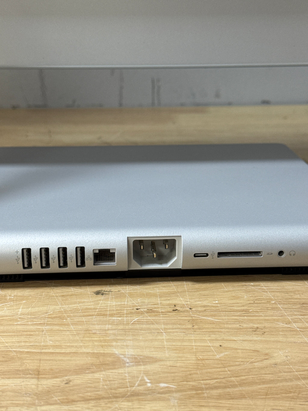 Microsoft Surface Studio 28 in i7 16GB RAM 1TB Hybrid Drive GTX 965M - For Parts (Does not power on)