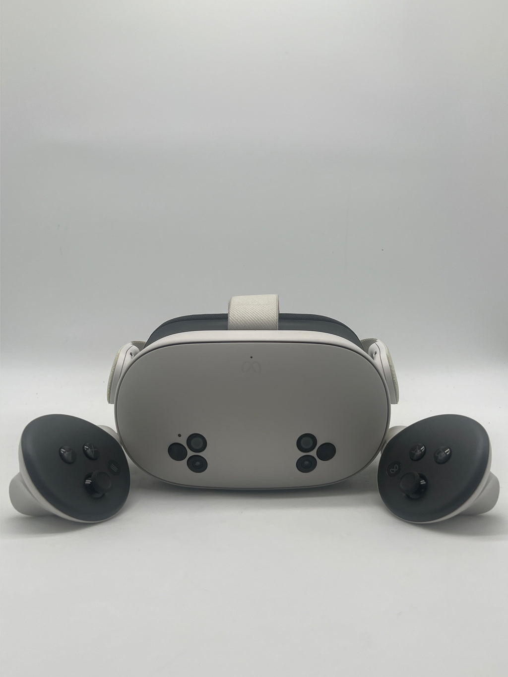 Meta Oculus Quest 3s VR Headset White - For Parts (Lens Issue)