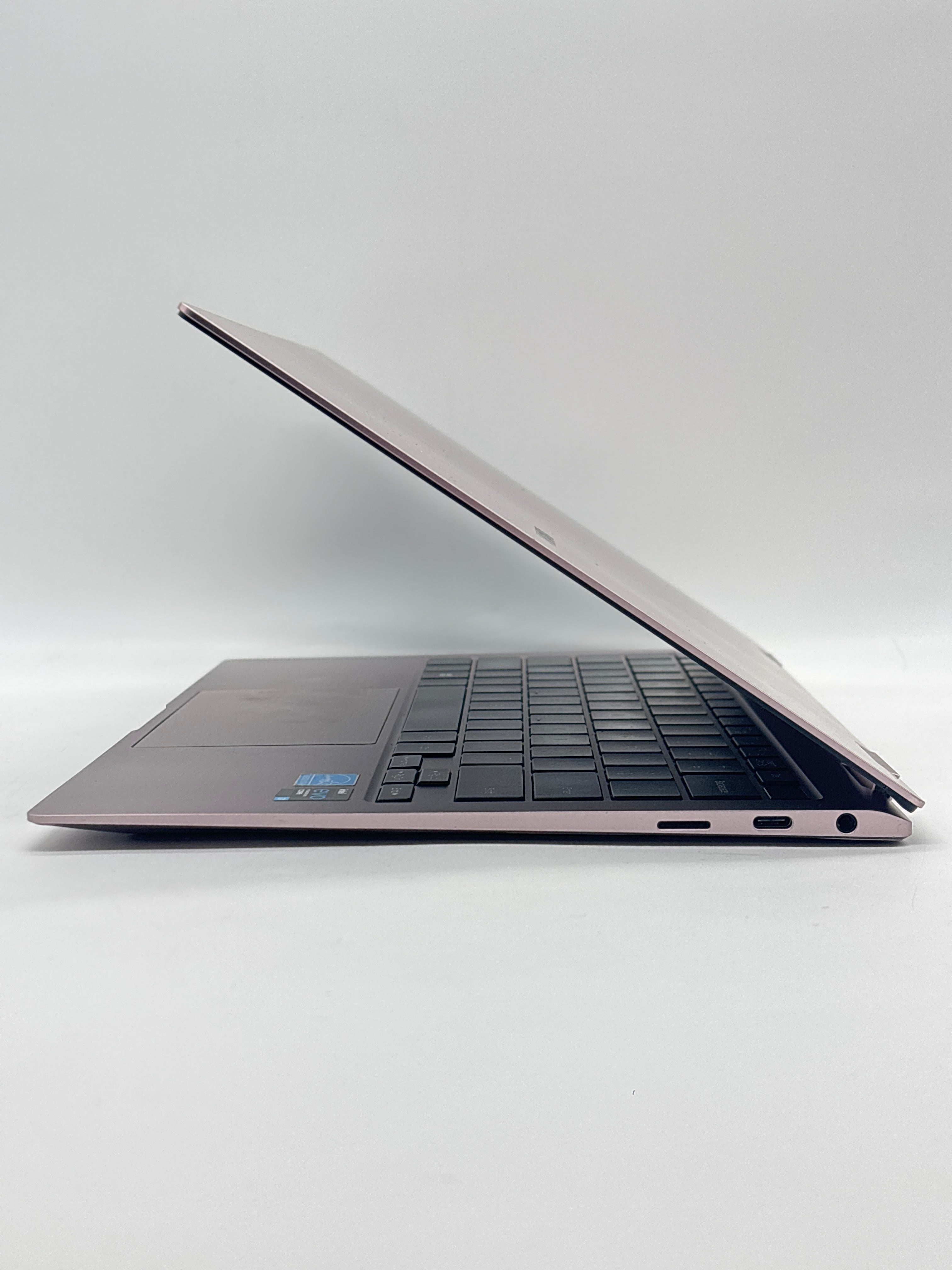 Samsung Galaxy NP930QDB i7-1165G7 16GB 512GB SSD - For Parts (Cracked Screen)