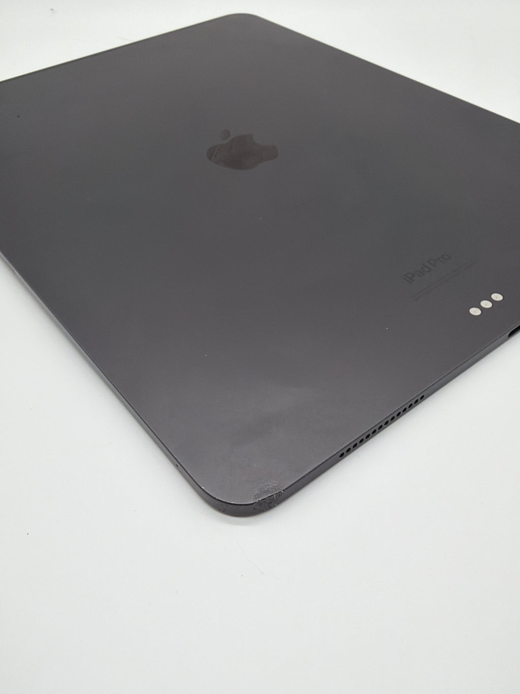 Apple iPad Pro  Wi-Fi M4 13" 256GB Space Black A2925 Broken Screen Read