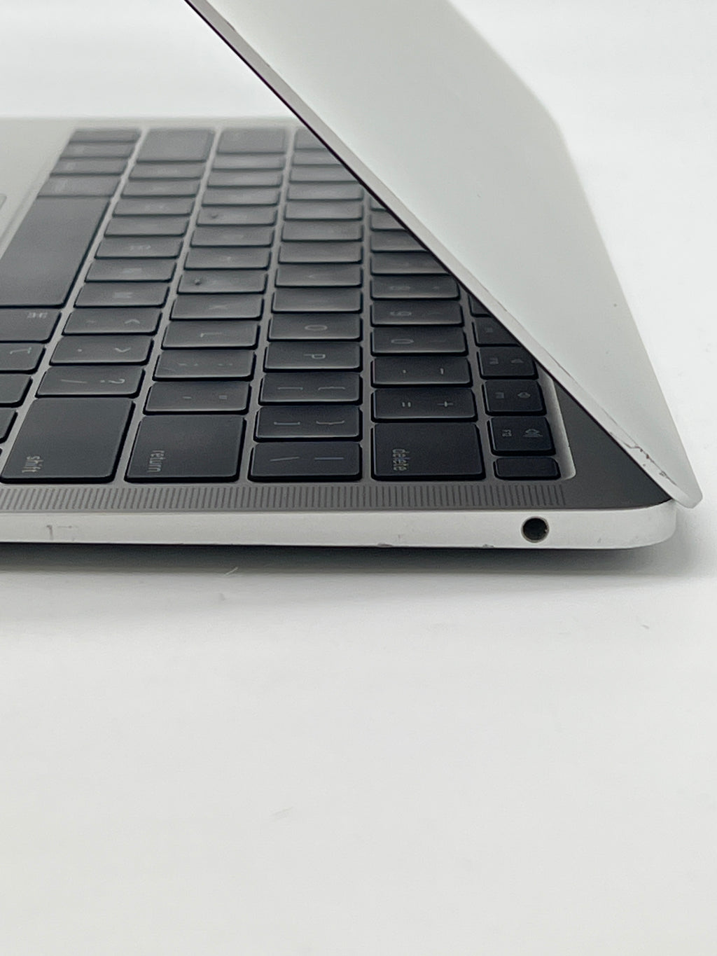 Apple MacBook Air 13" A1932 i5 8GB RAM 128GB SSD - For Parts Cracked Screen