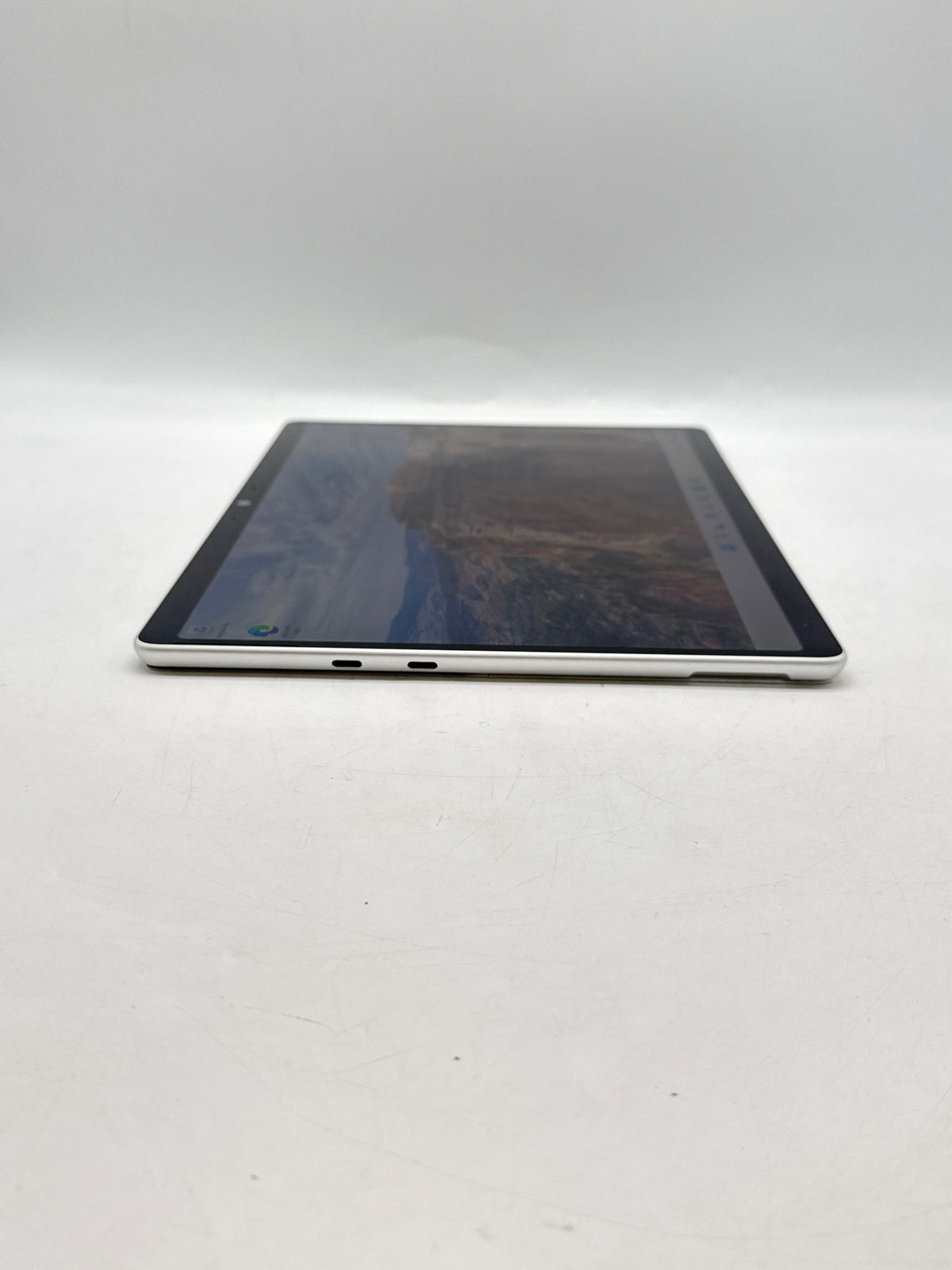 Microsoft Surface Pro 10 13" Intel Core Ultra 5 135U 32GB RAM 256GB SSD Wi-Fi - Used