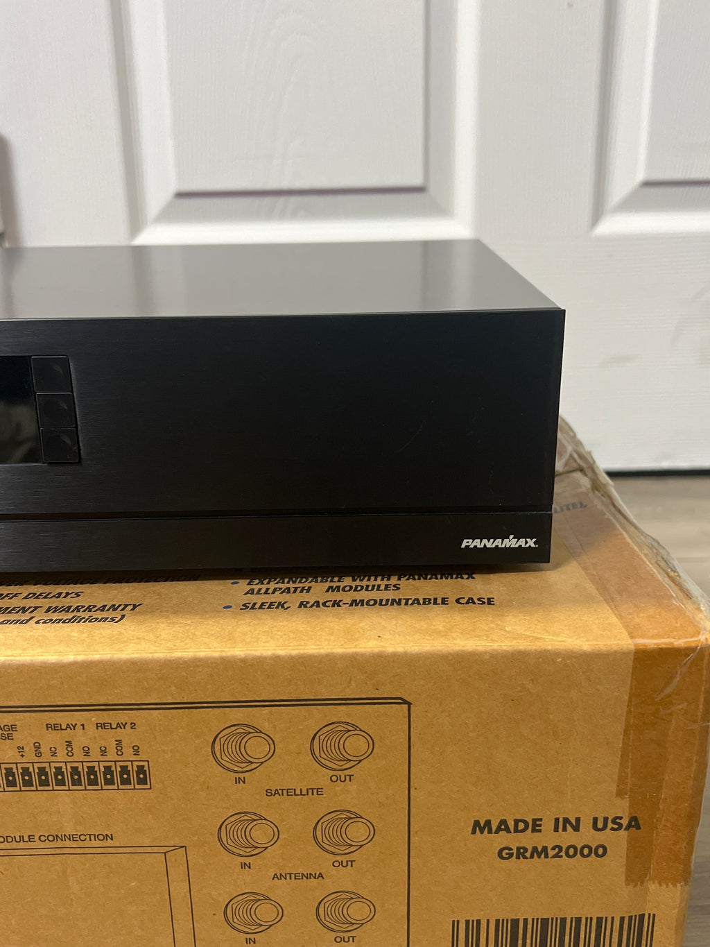 Panamax Max 2000 Power Management & Surge Protector - New Open Box