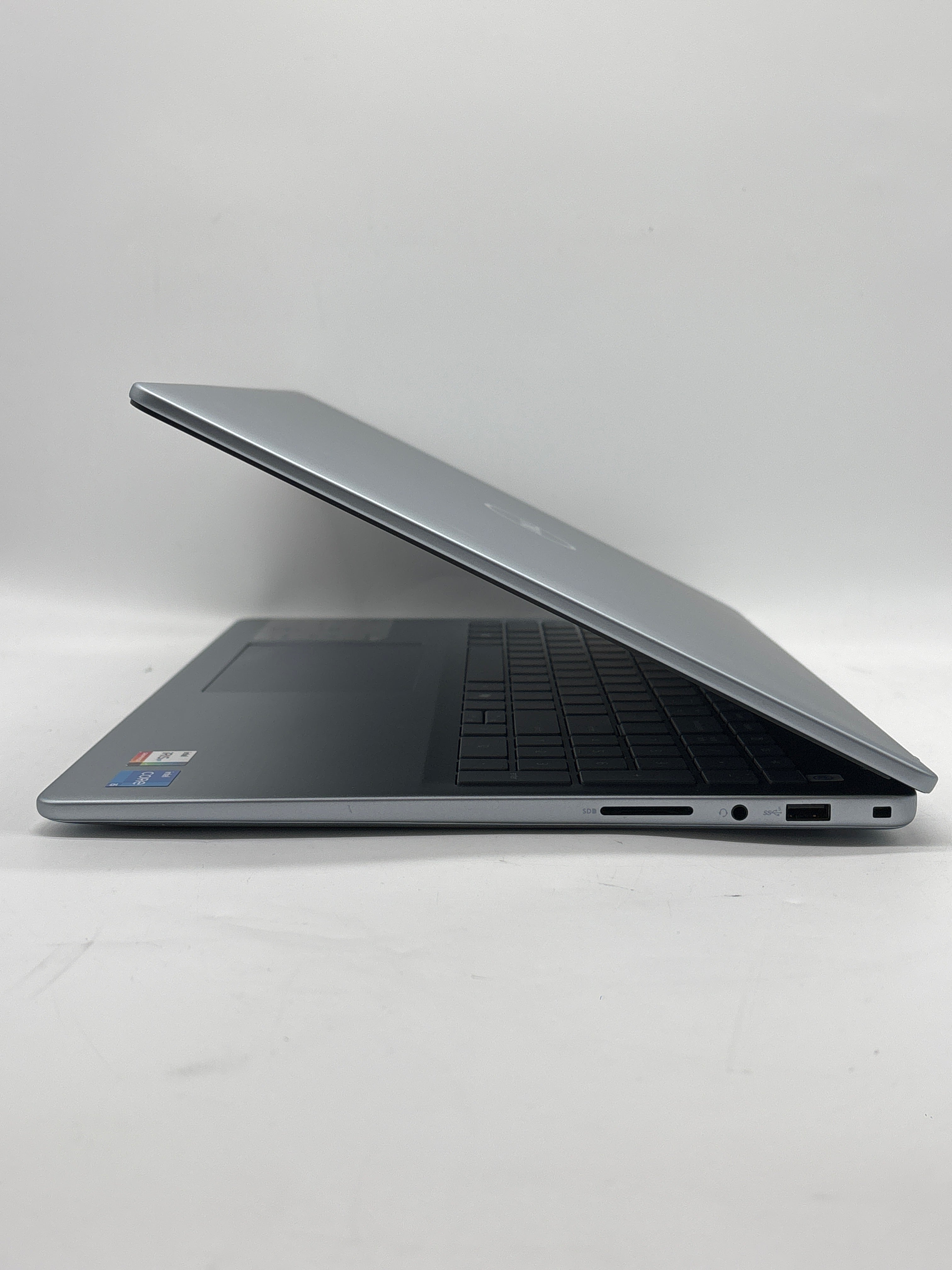 Dell Inspiron 16 5640 16" Core i5-1334U 16GB RAM 512GB SSD - Used