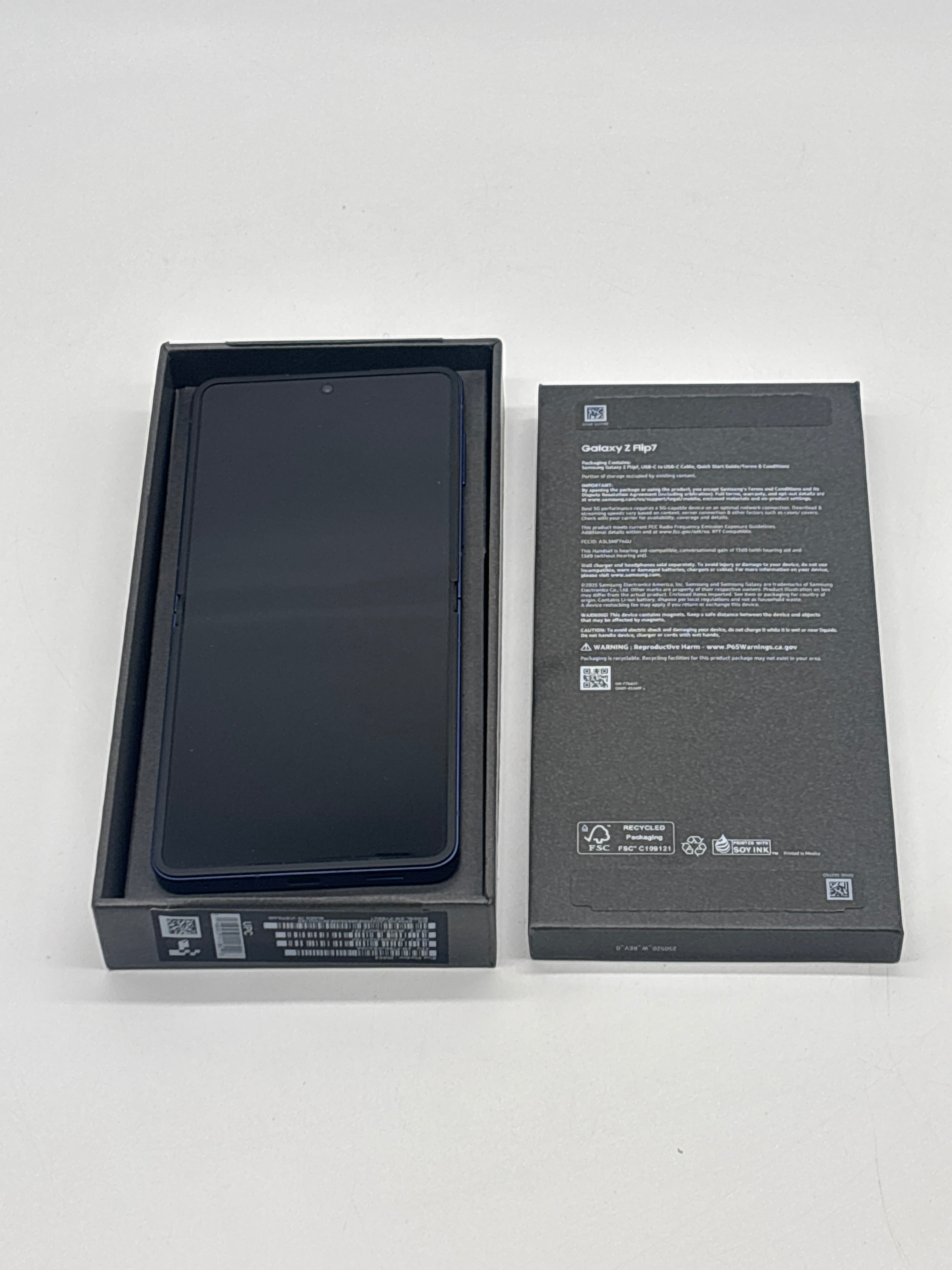 Samsung Galaxy Z Flip 7 256GB Unlocked w/ Box