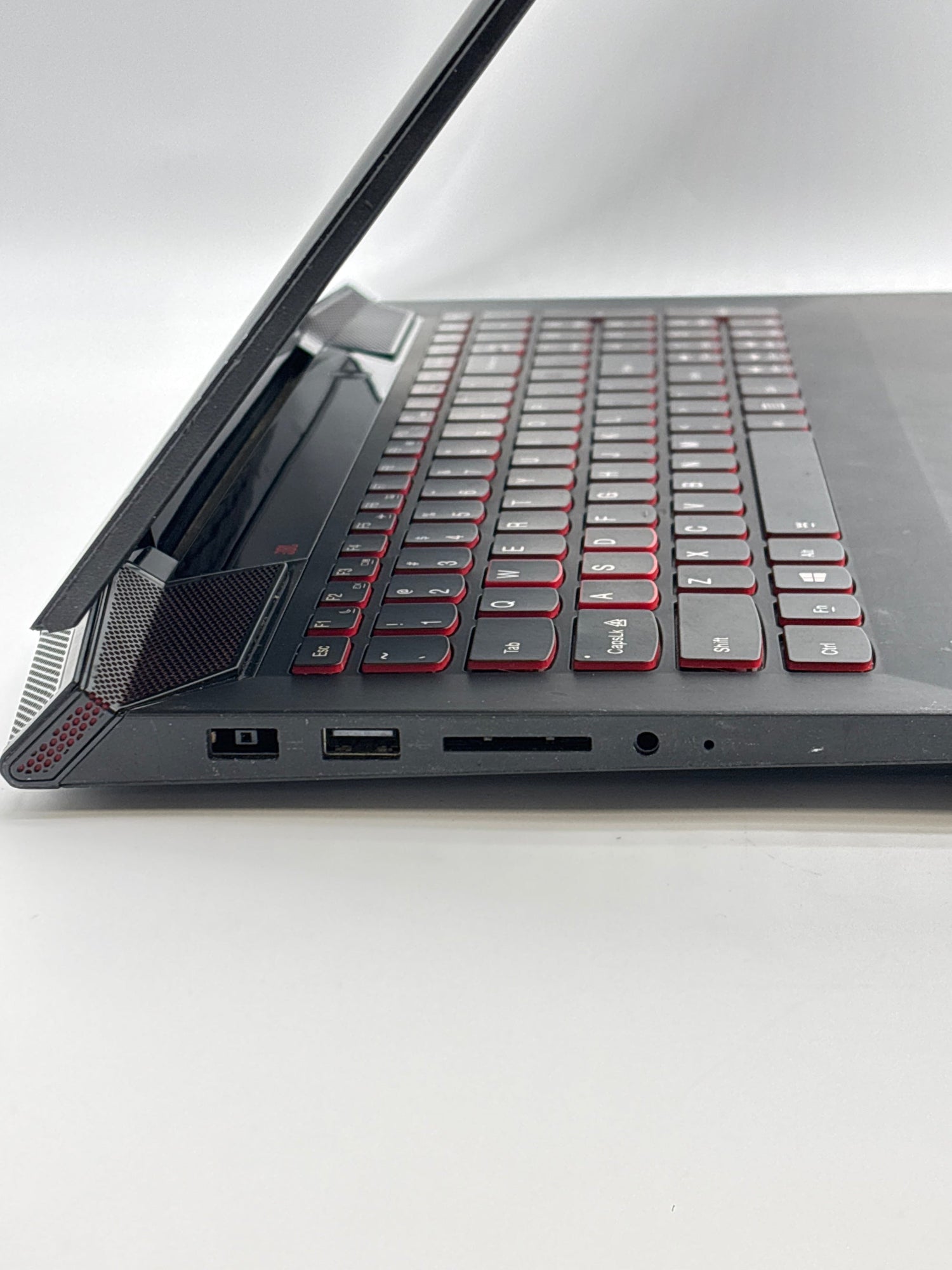 Lenovo IdeaPad Y700 i7-6700hq 8GB RAM 1TB HDD GTX 960M - For Parts (Read)