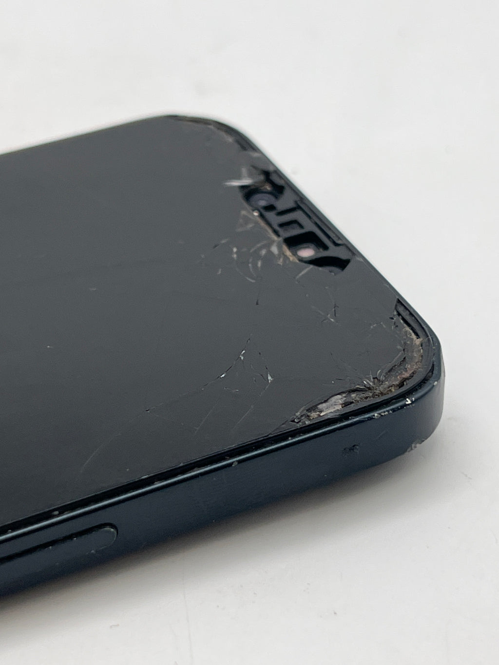 ATT Apple iPhone 14 128GB Midnight - Cracked Back And Screen
