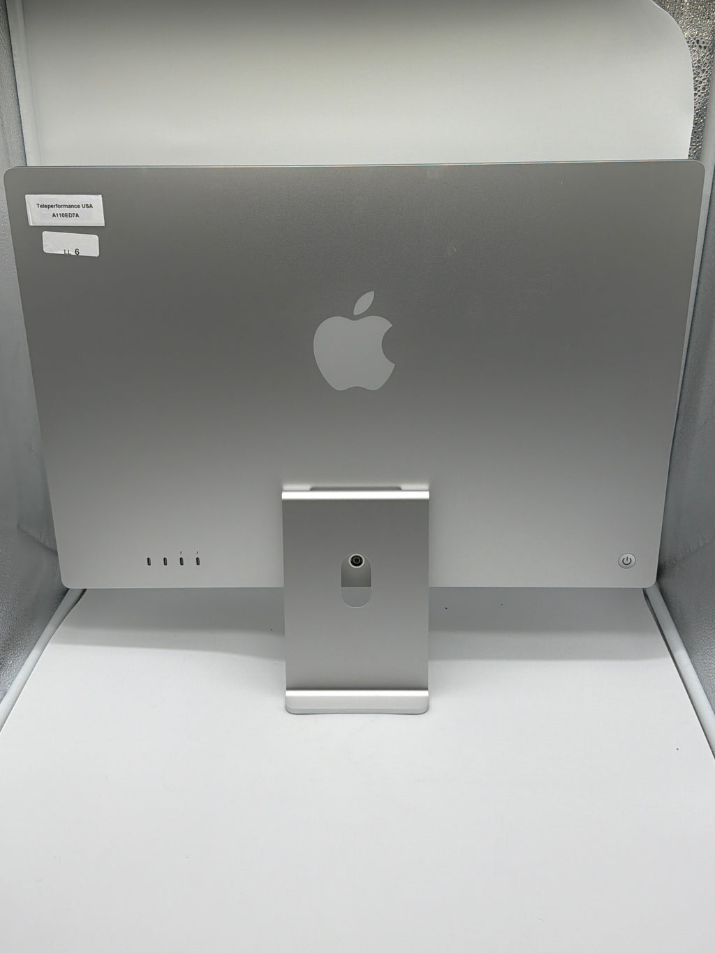 Apple iMac 24" M3 A2873 2023 256GB SSD 8GB RAM Silver Remotely Managed